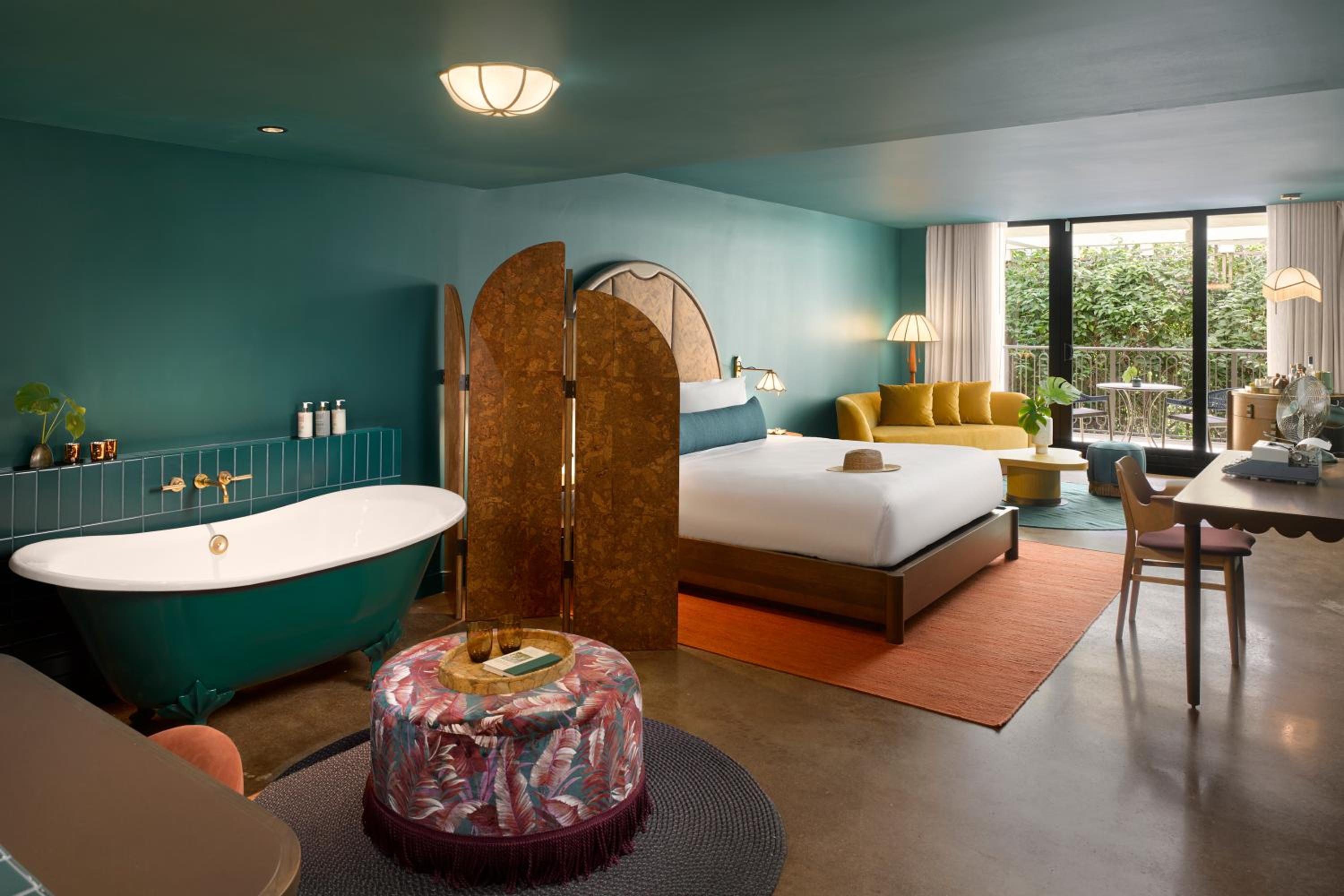Studio with Spa Bath thumbnail 6