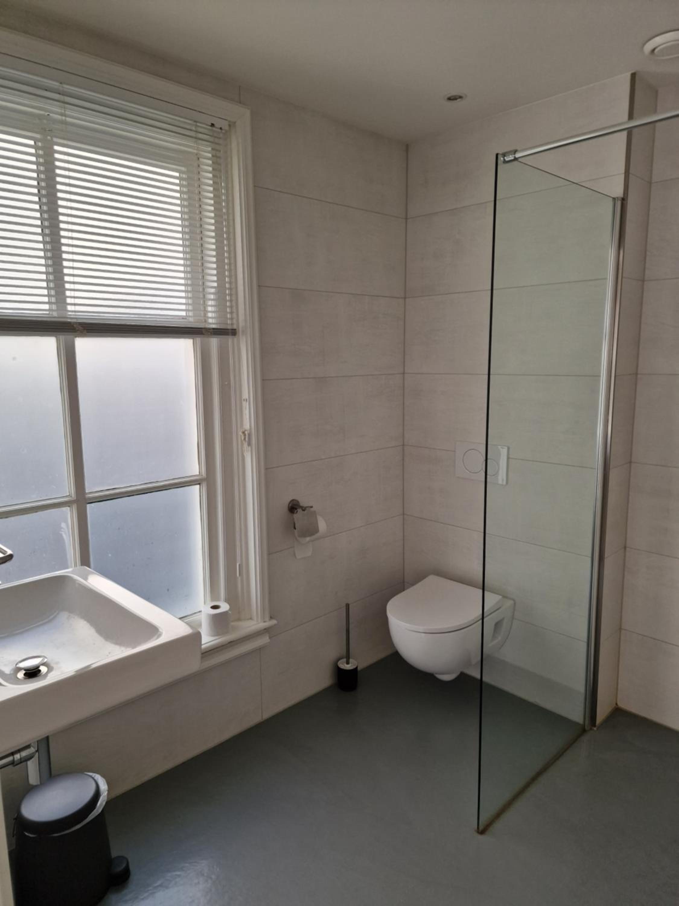 Double or Twin Room with Shower - Photo 4