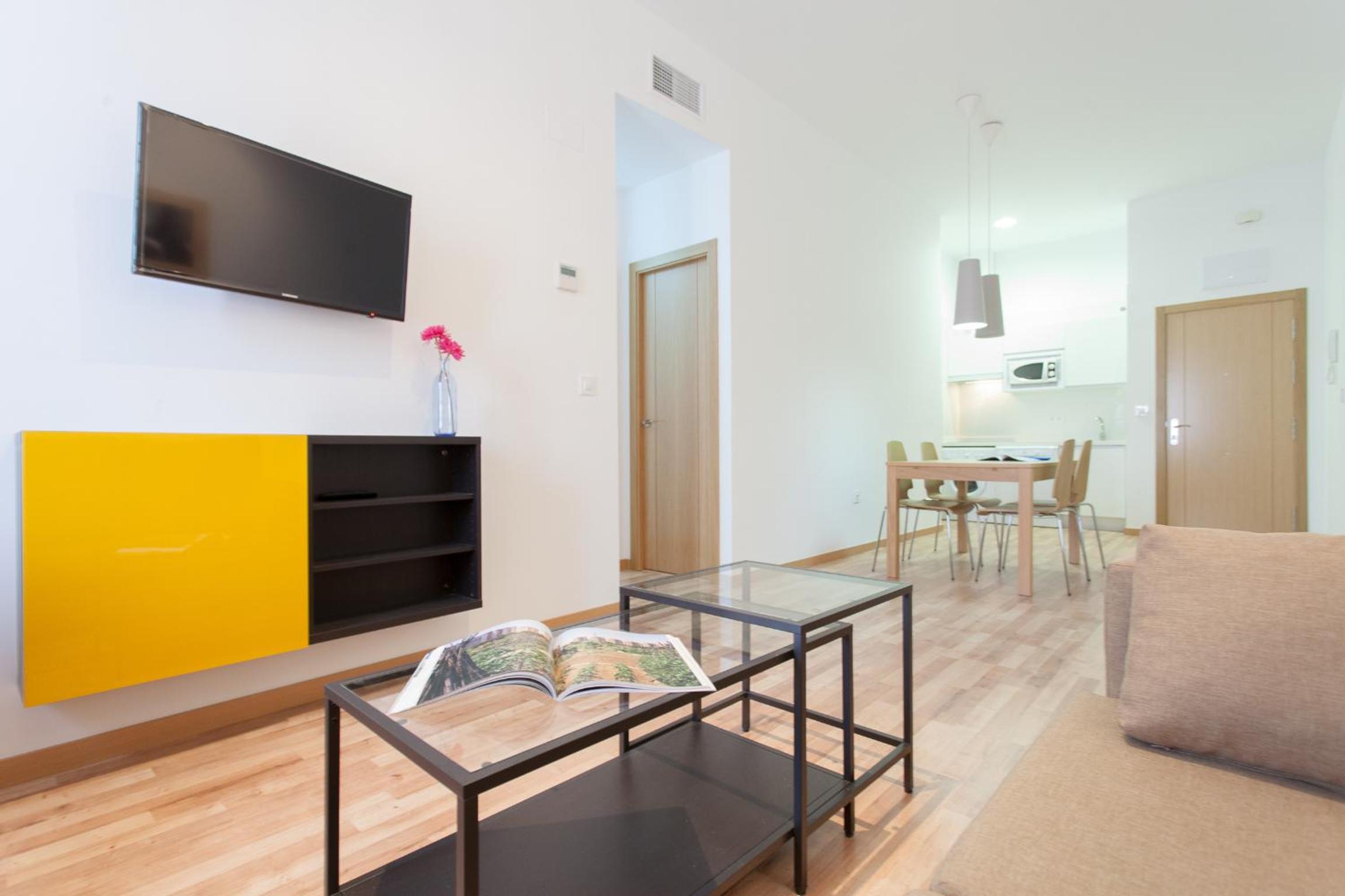 Three-Bedroom Apartment (Laraña 5.2) - Photo 14