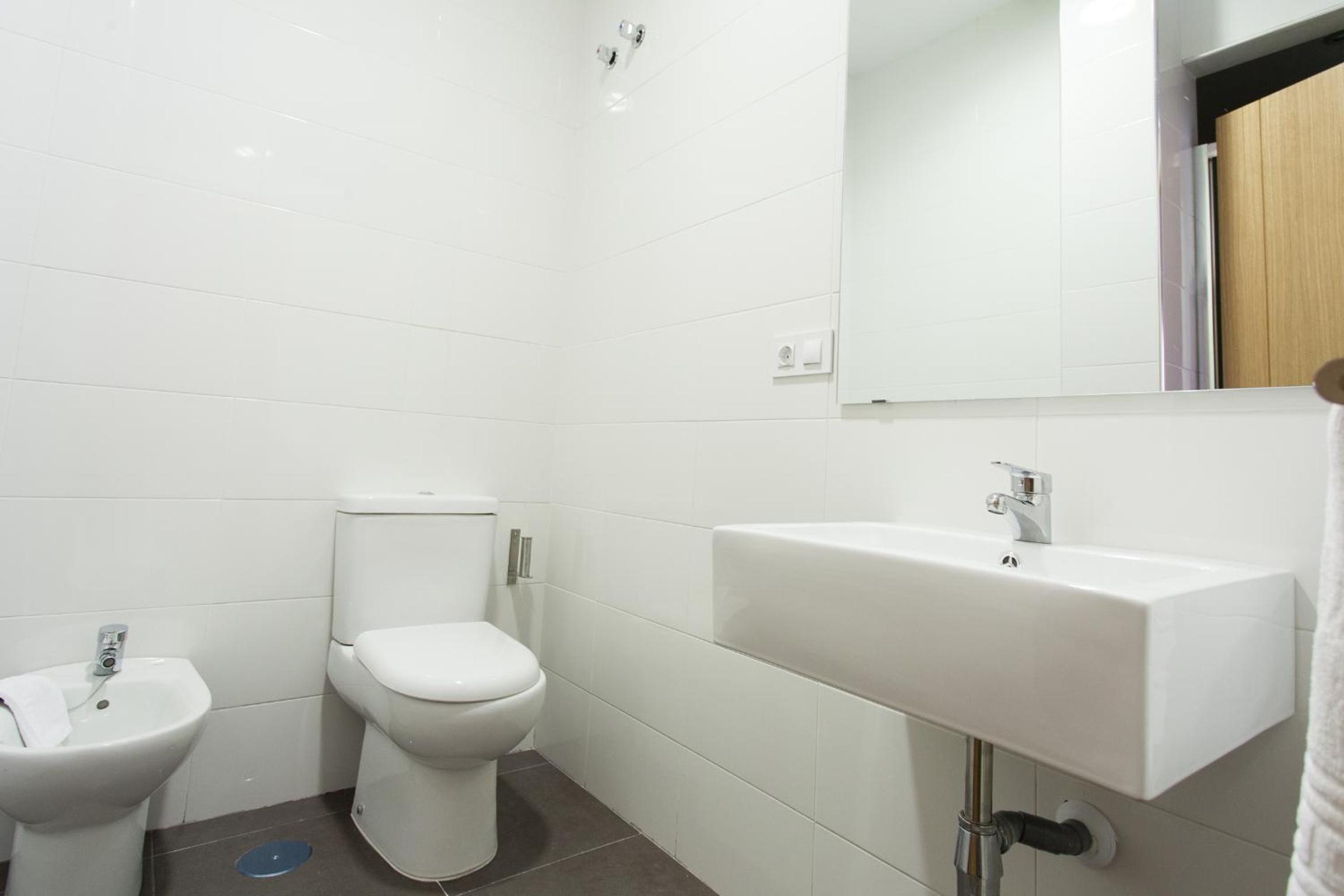 Three-Bedroom Apartment (Laraña 5.2) - Photo 6