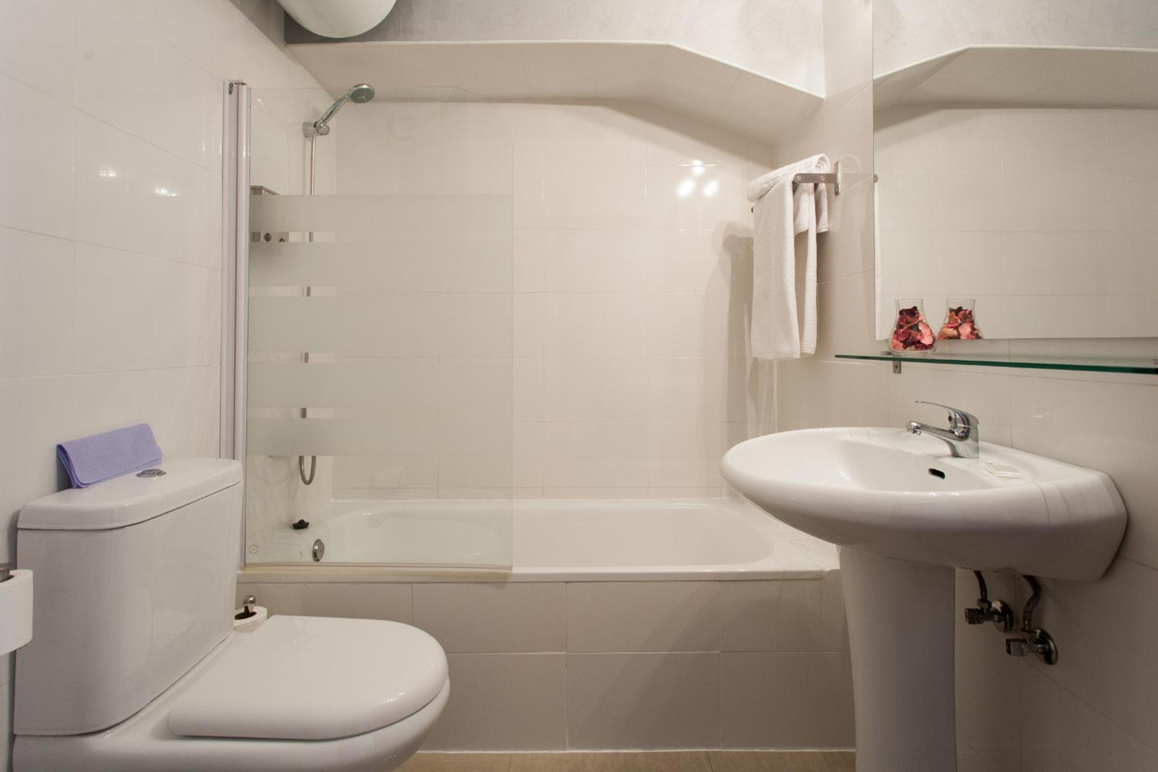 One-Bedroom Apartment in first floor (Laraña 1.1) - Photo 5