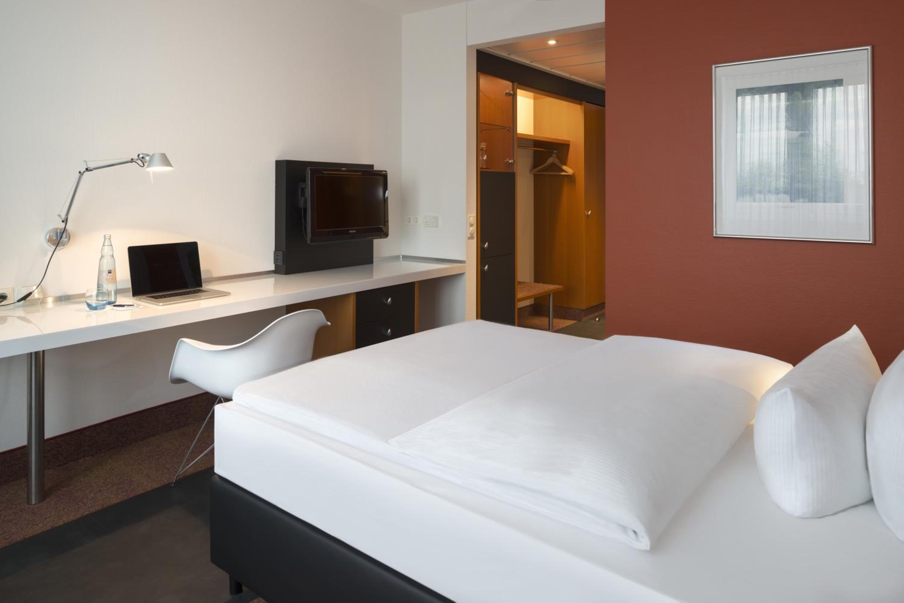 Standard Double Room - Photo 10