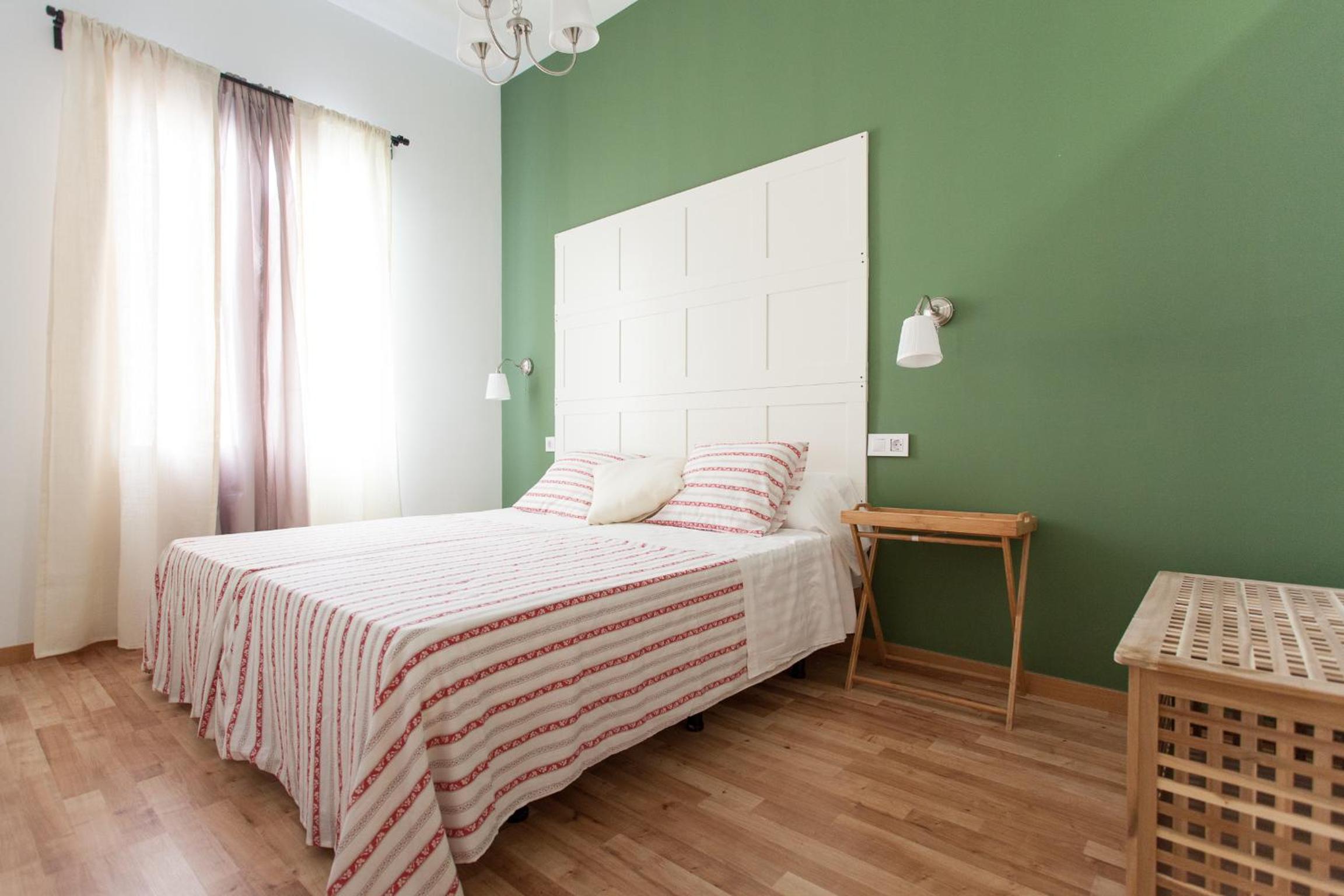 Three-Bedroom Apartment (Laraña 5.3) - Photo 11