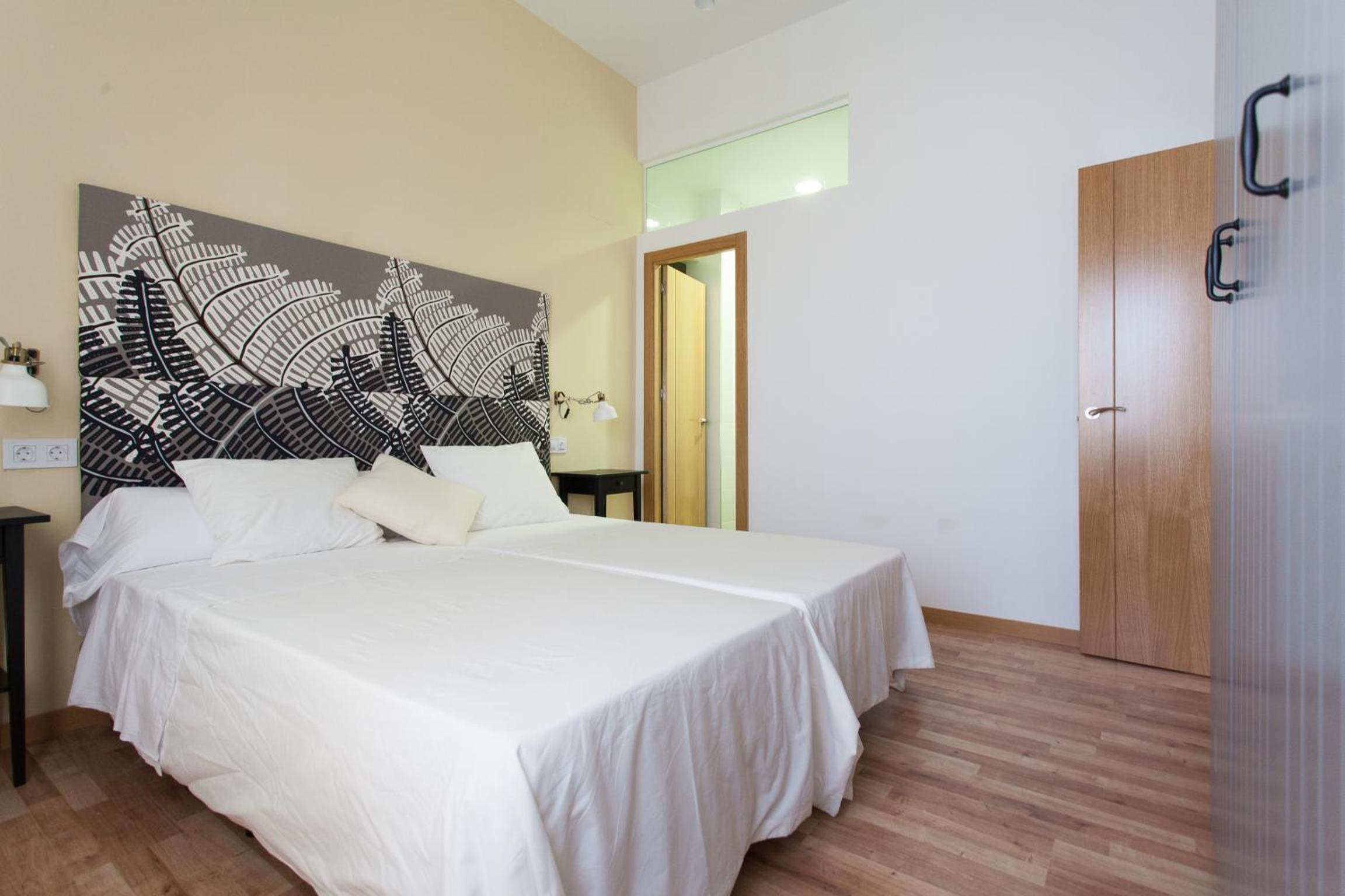 Three-Bedroom Apartment (Laraña 5.2) - Photo 8