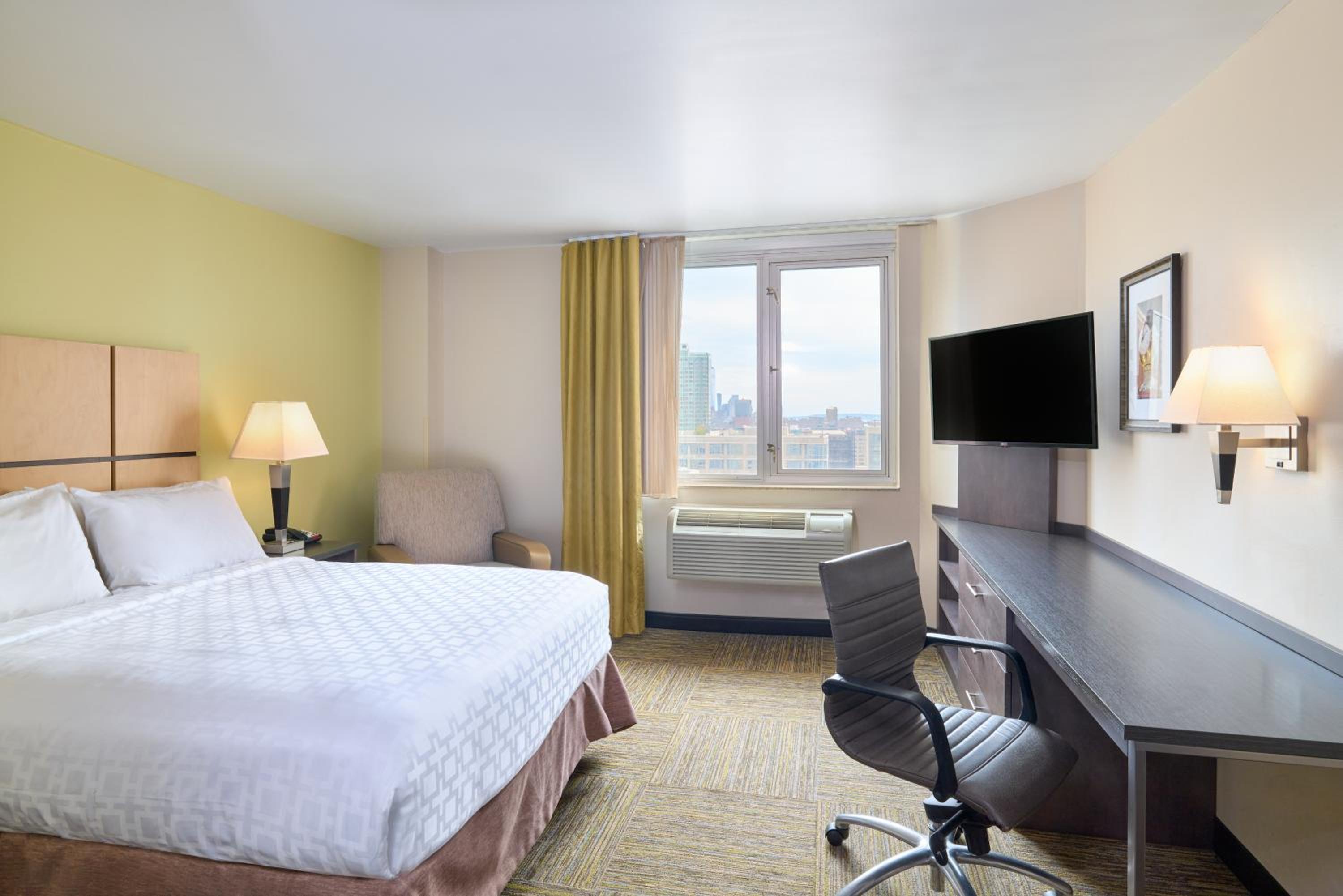 Studio Queen Suite - High Floor