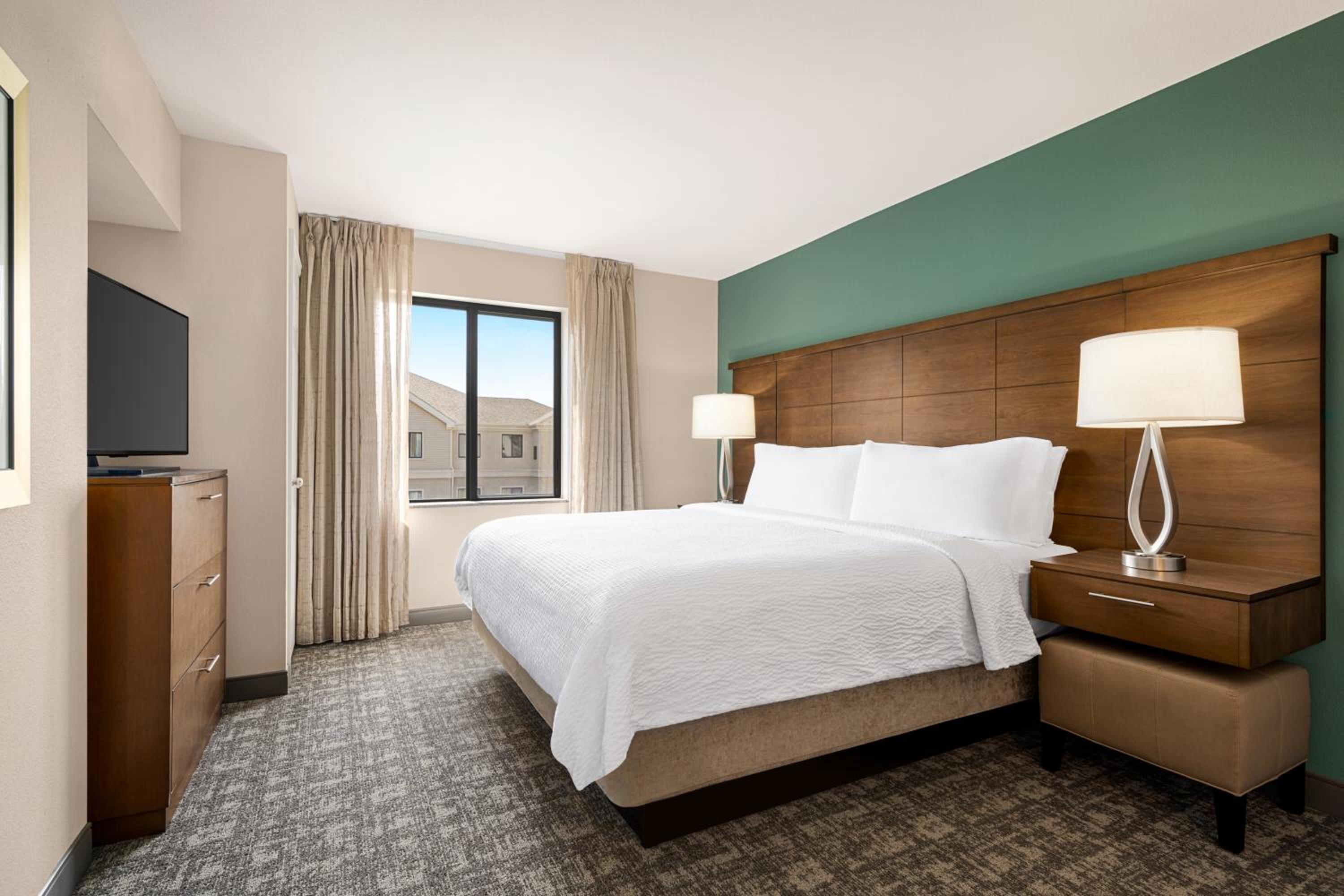 Two-Bedroom Suite - Photo 10