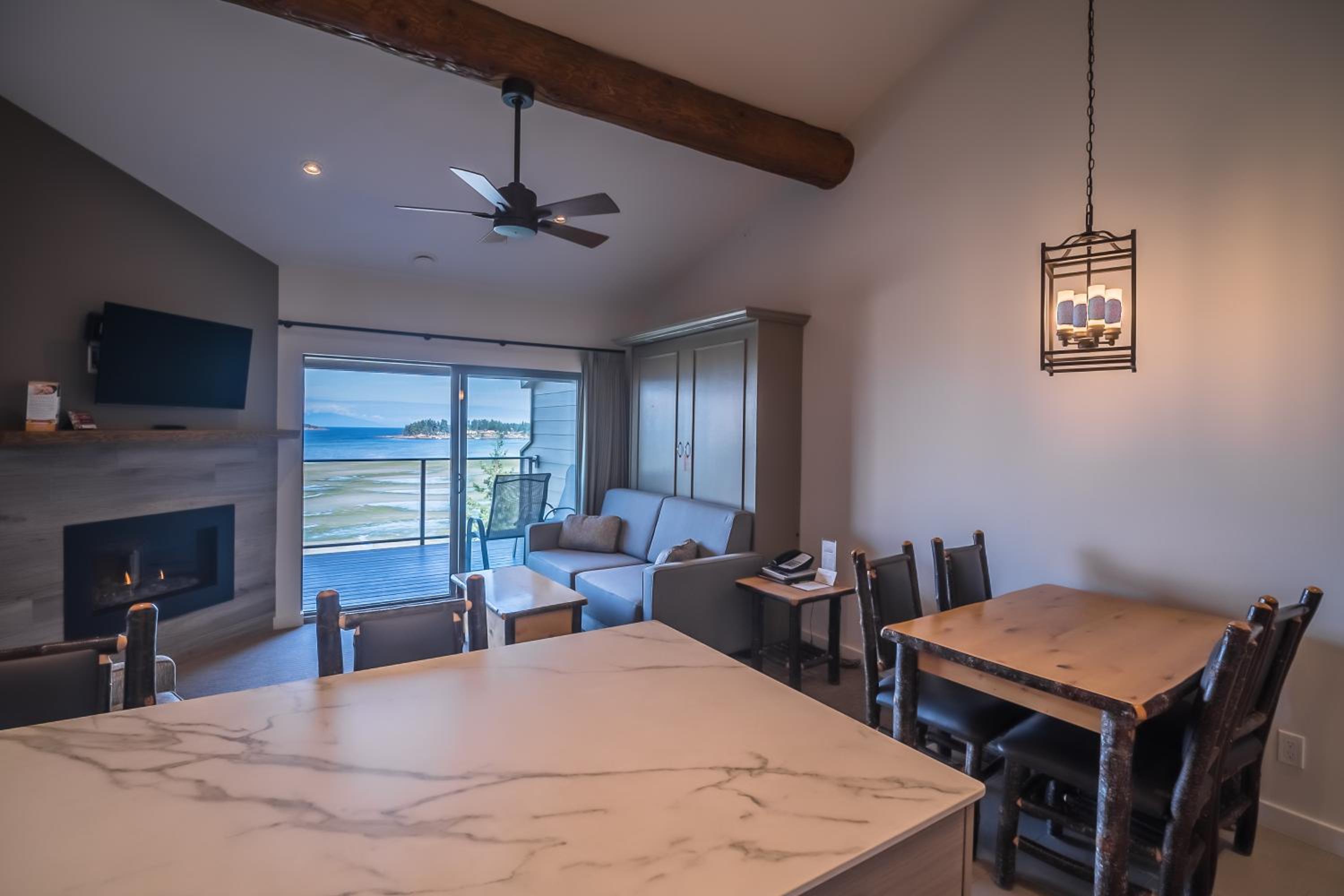 One-Bedroom Suite with Ocean View photo 1
