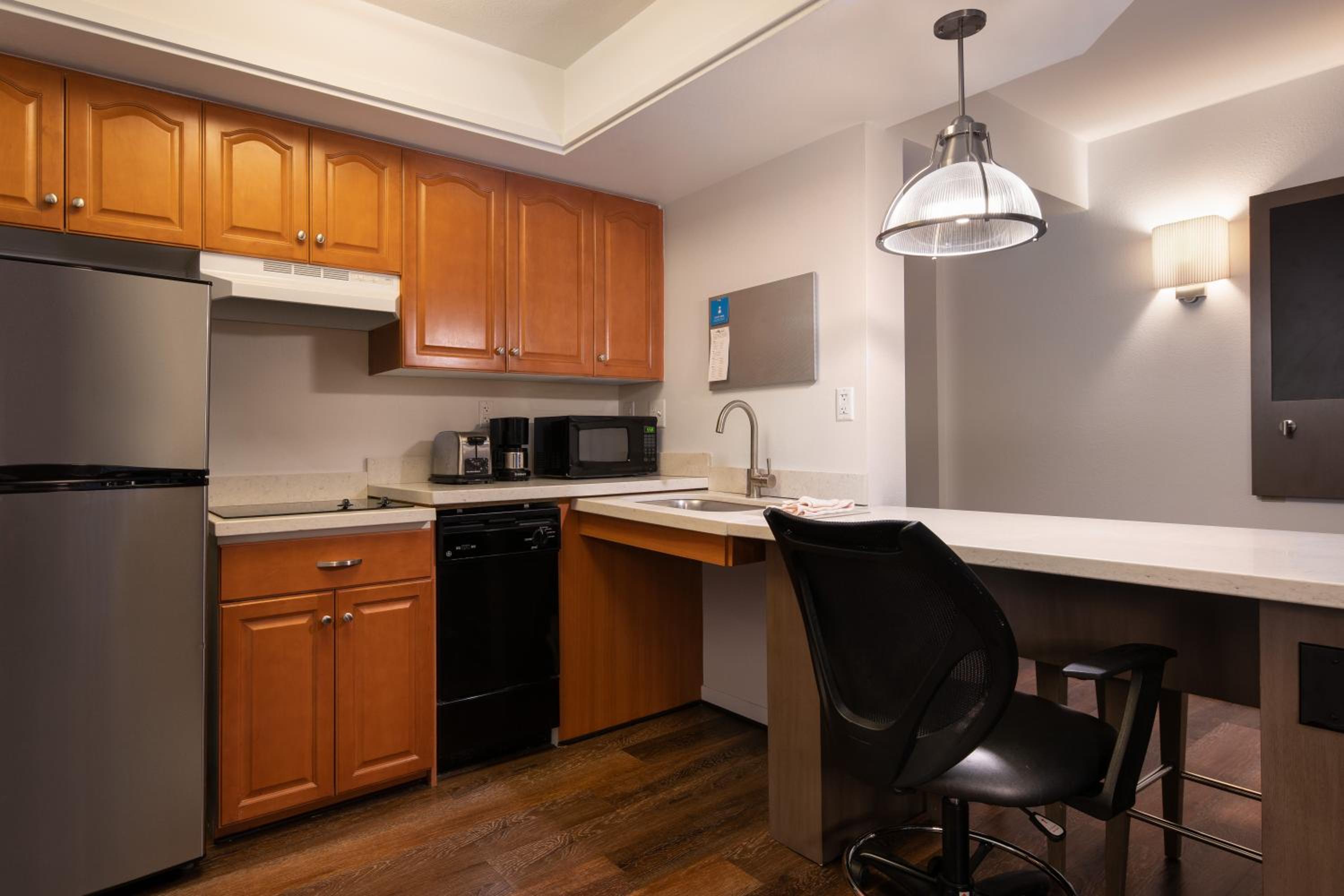 One-Bedroom King Suite - Photo 6