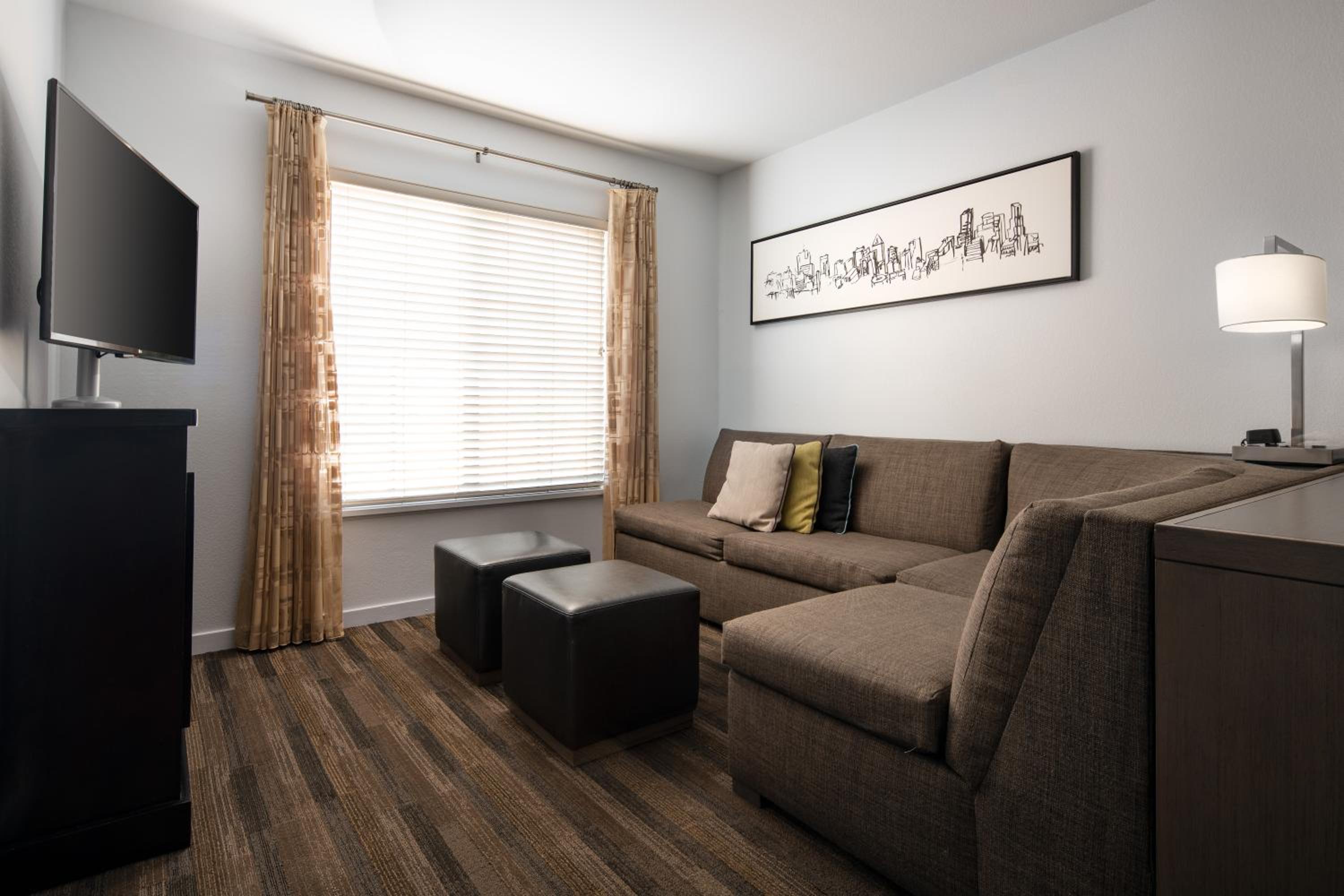 One-Bedroom King Suite - Photo 4