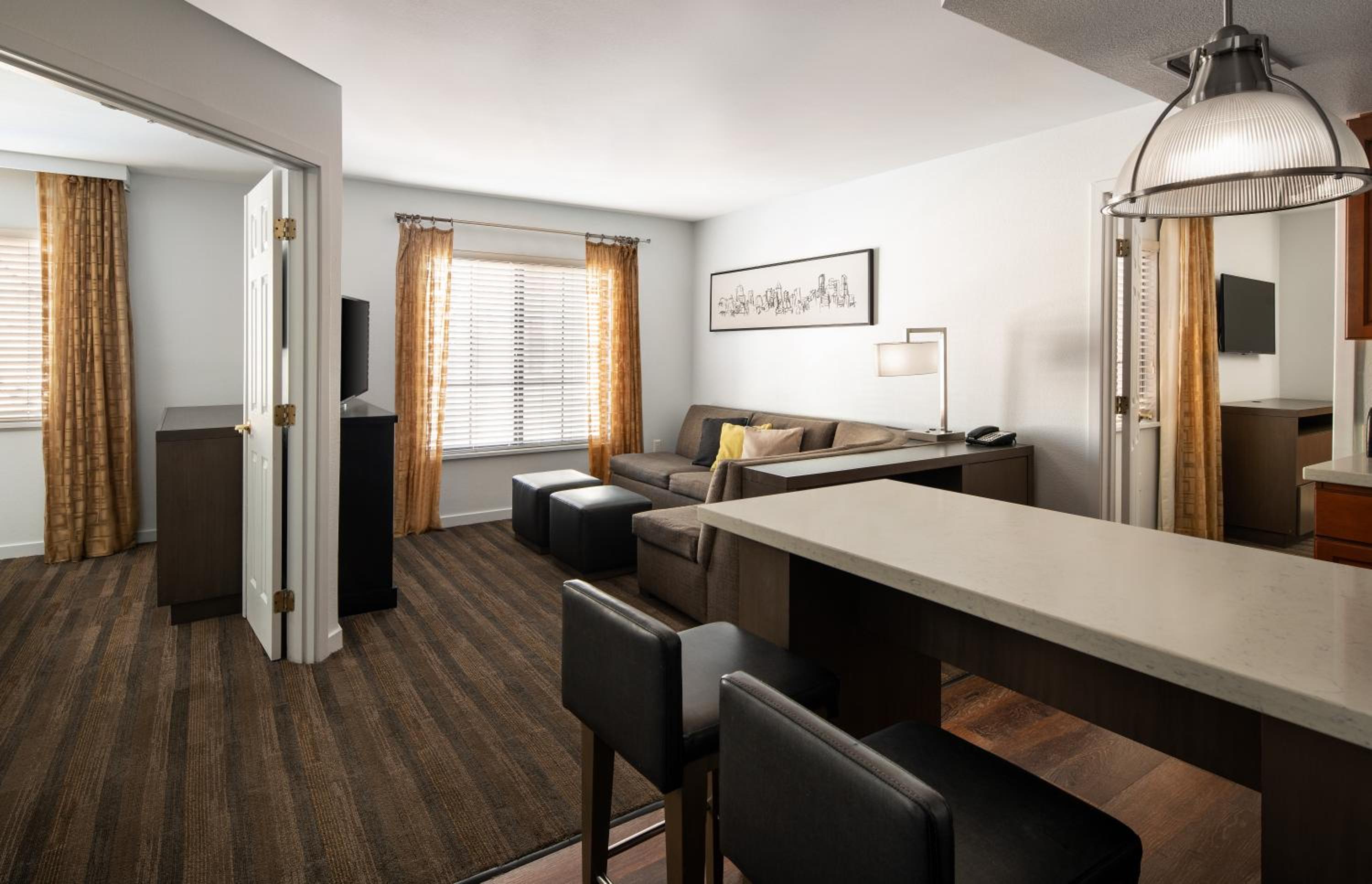 Two-Bedroom King Suite - Photo 2