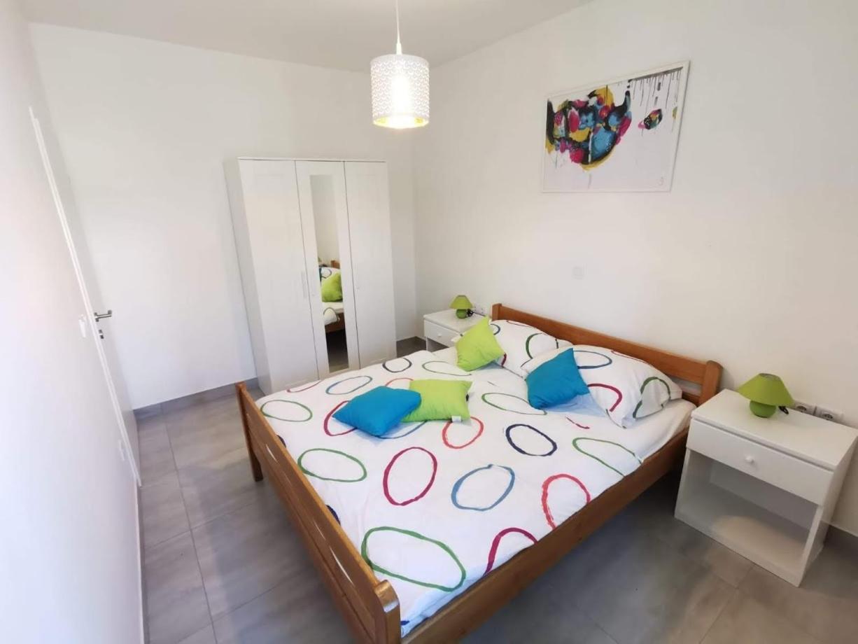 One-Bedroom Apartment with Terrace