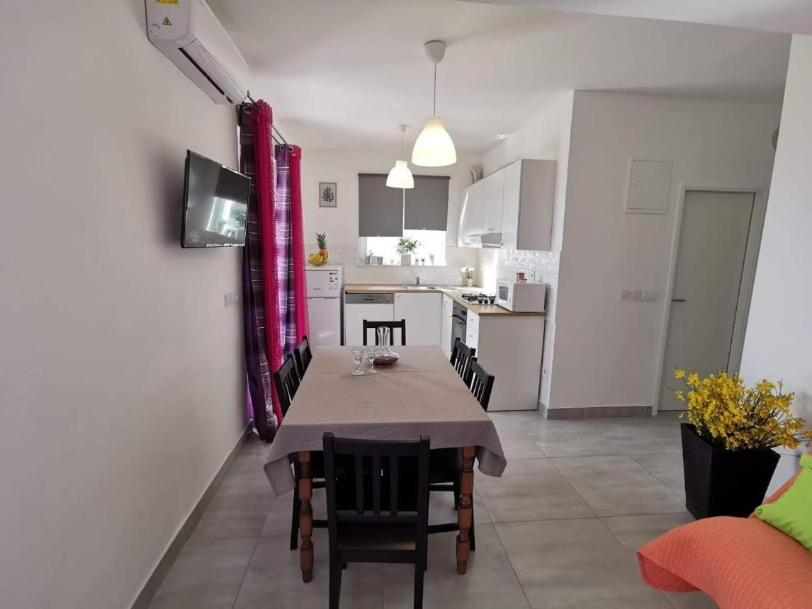Two-Bedroom Apartment with Terrace - Photo 4