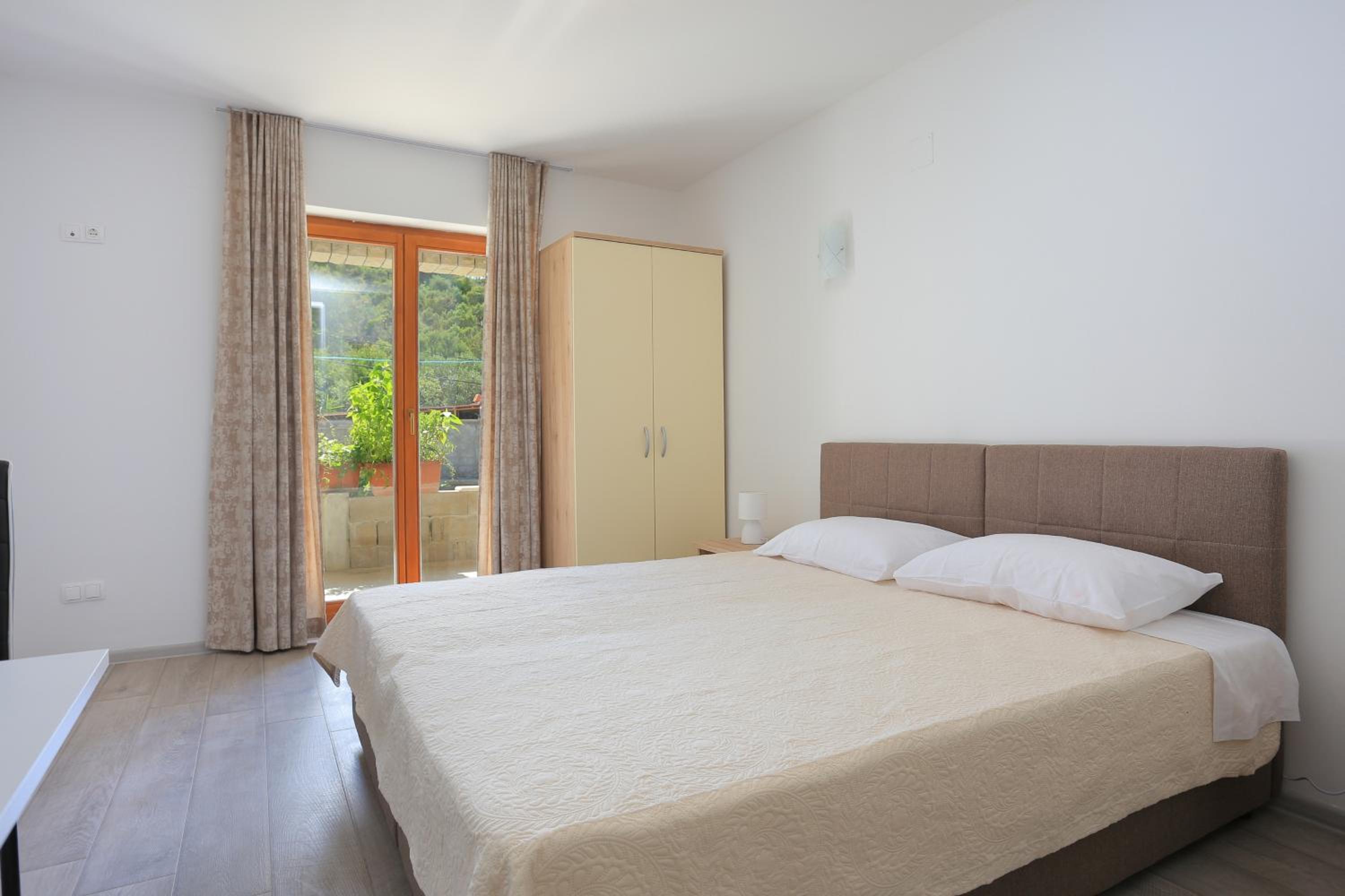 Studio with Terrace and Sea View