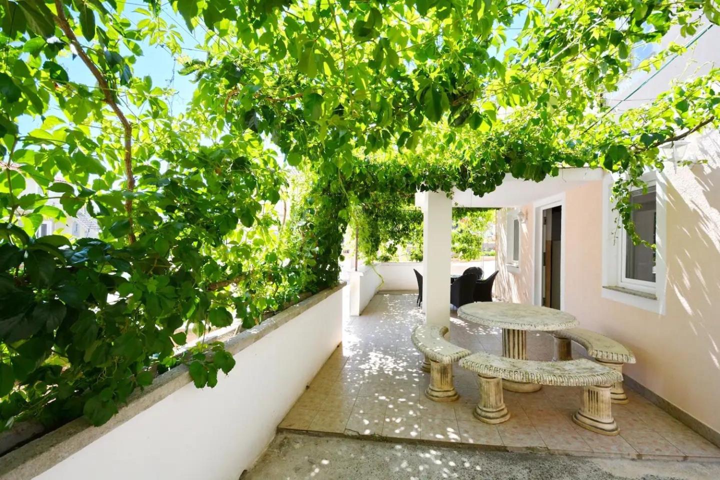 Two-Bedroom Apartment With Terrace And Sea View photo 2