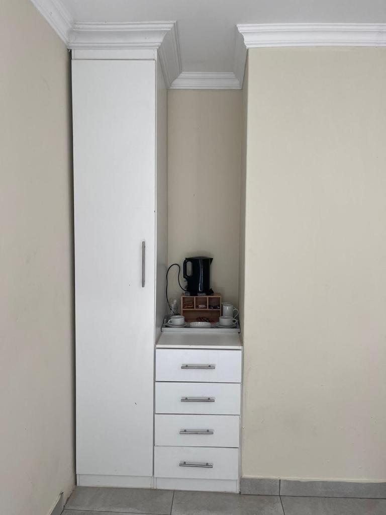 Budget Double Room - Photo 6