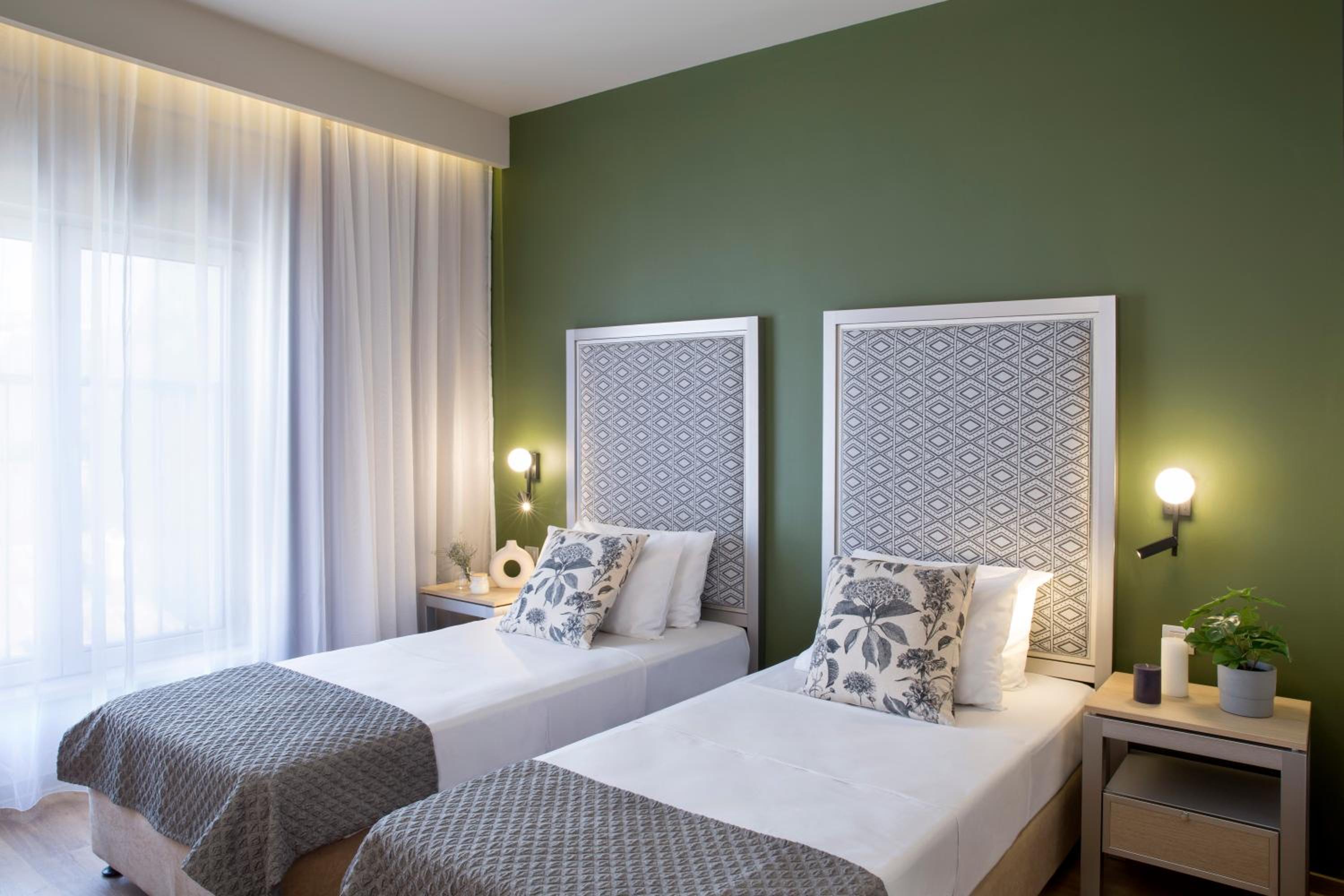 Standard Twin Room - Photo 5