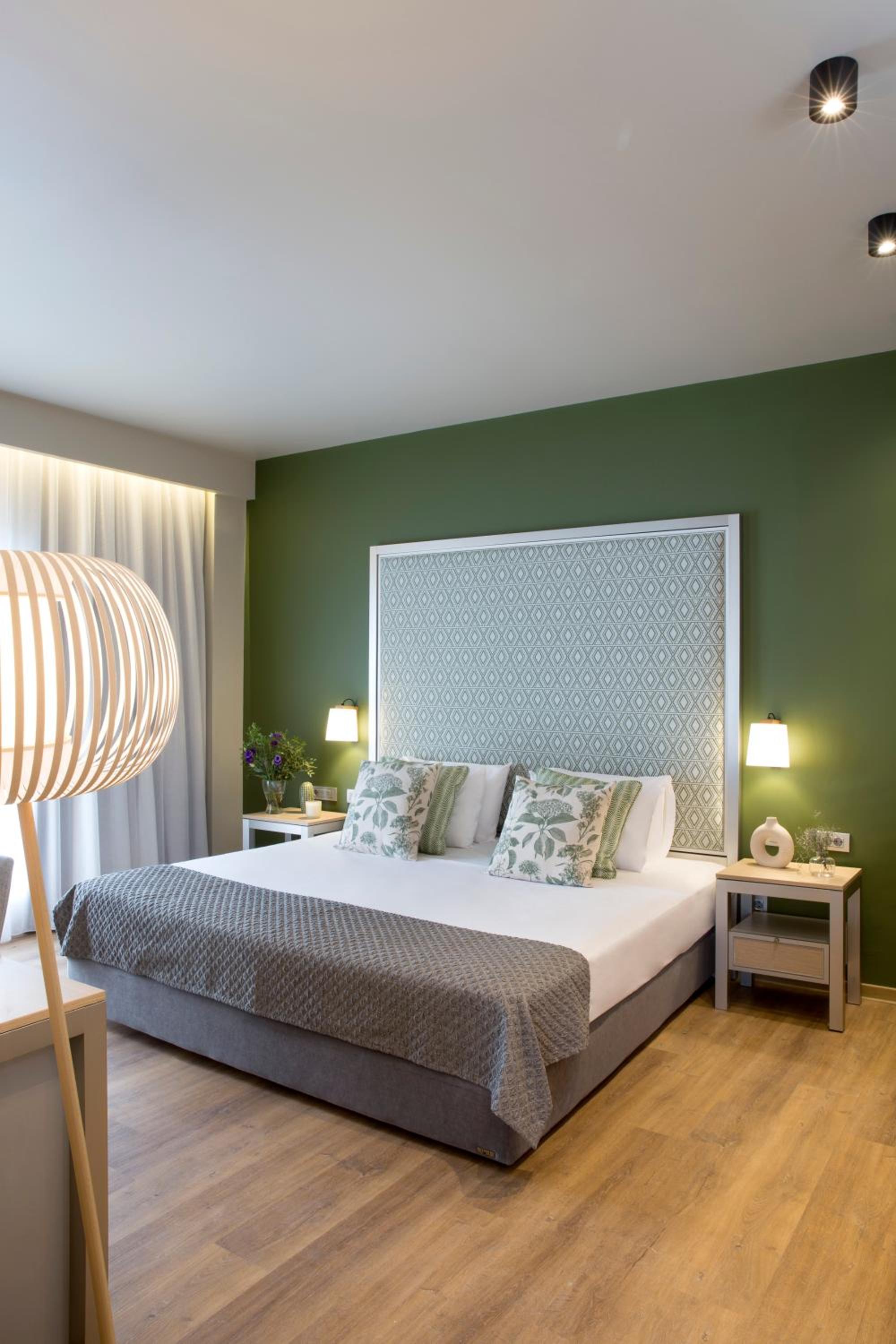 King Suite - Photo 3