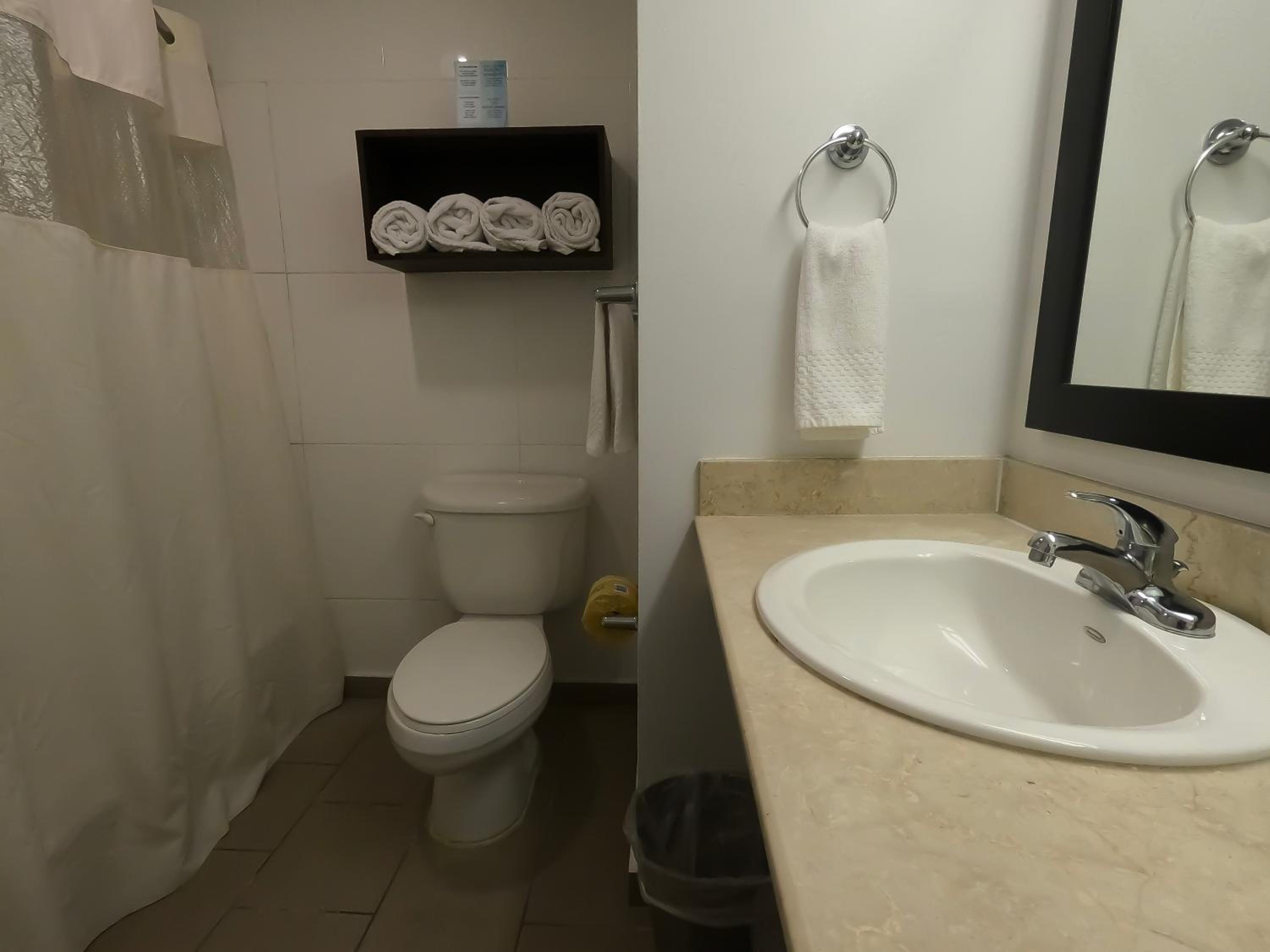 Deluxe King Room photo 3