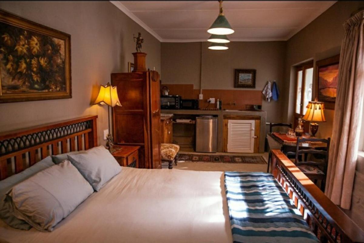 One-Bedroom Apartment - Photo 1