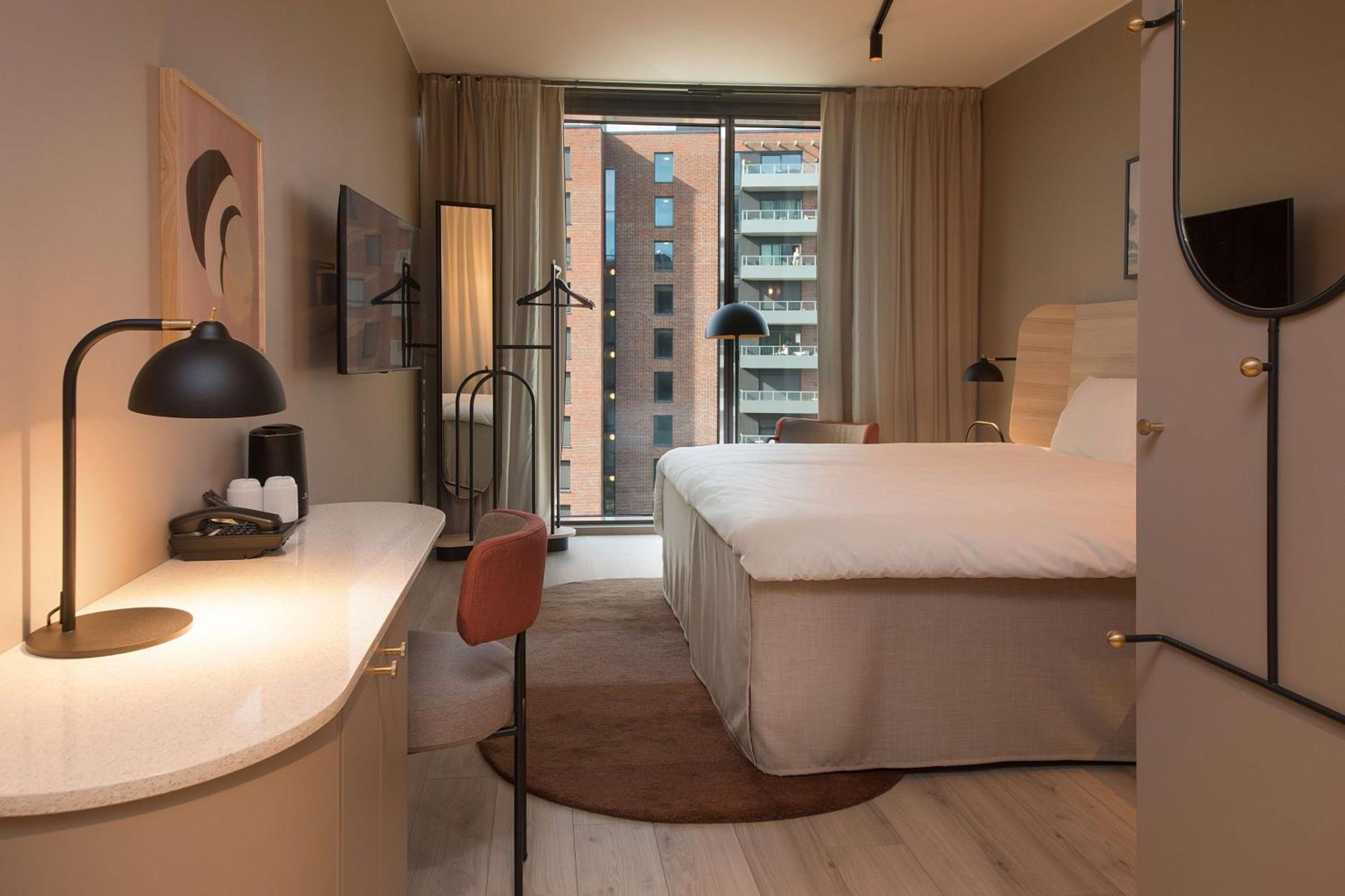 Superior King Room - Photo 13