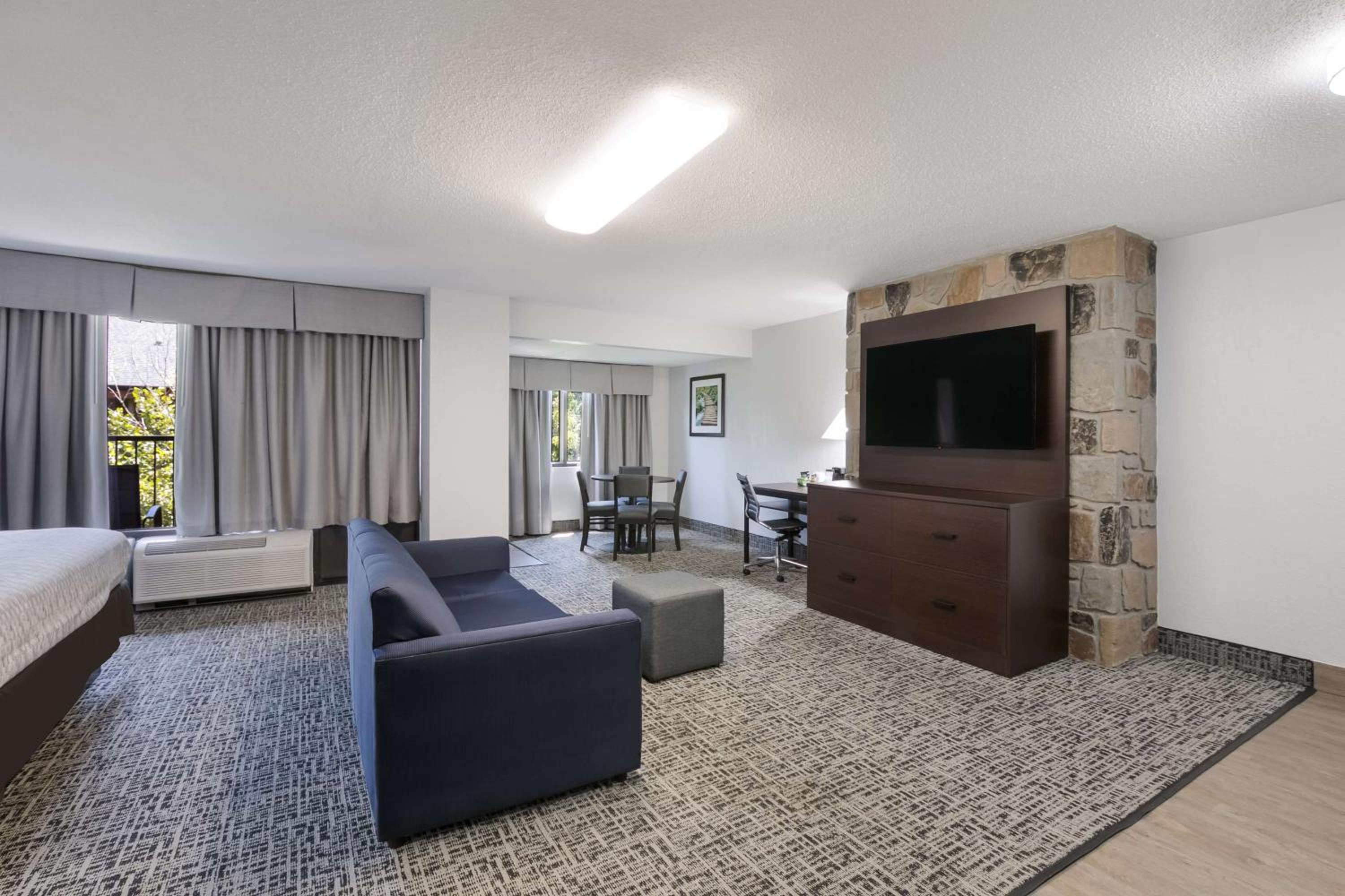 King Suite with Sofa Bed - Photo 3