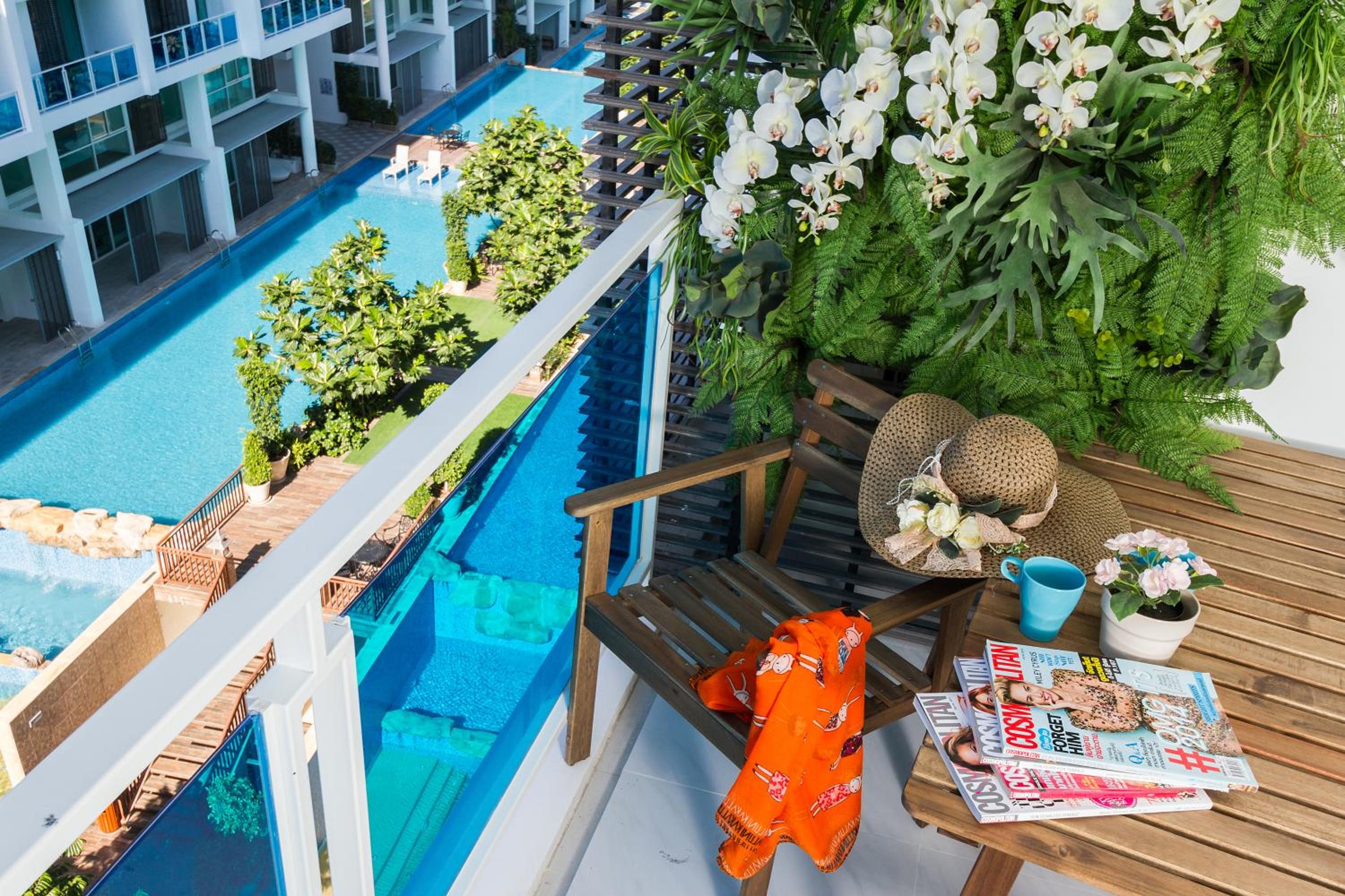 Apartment with Pool View  - Photo 10