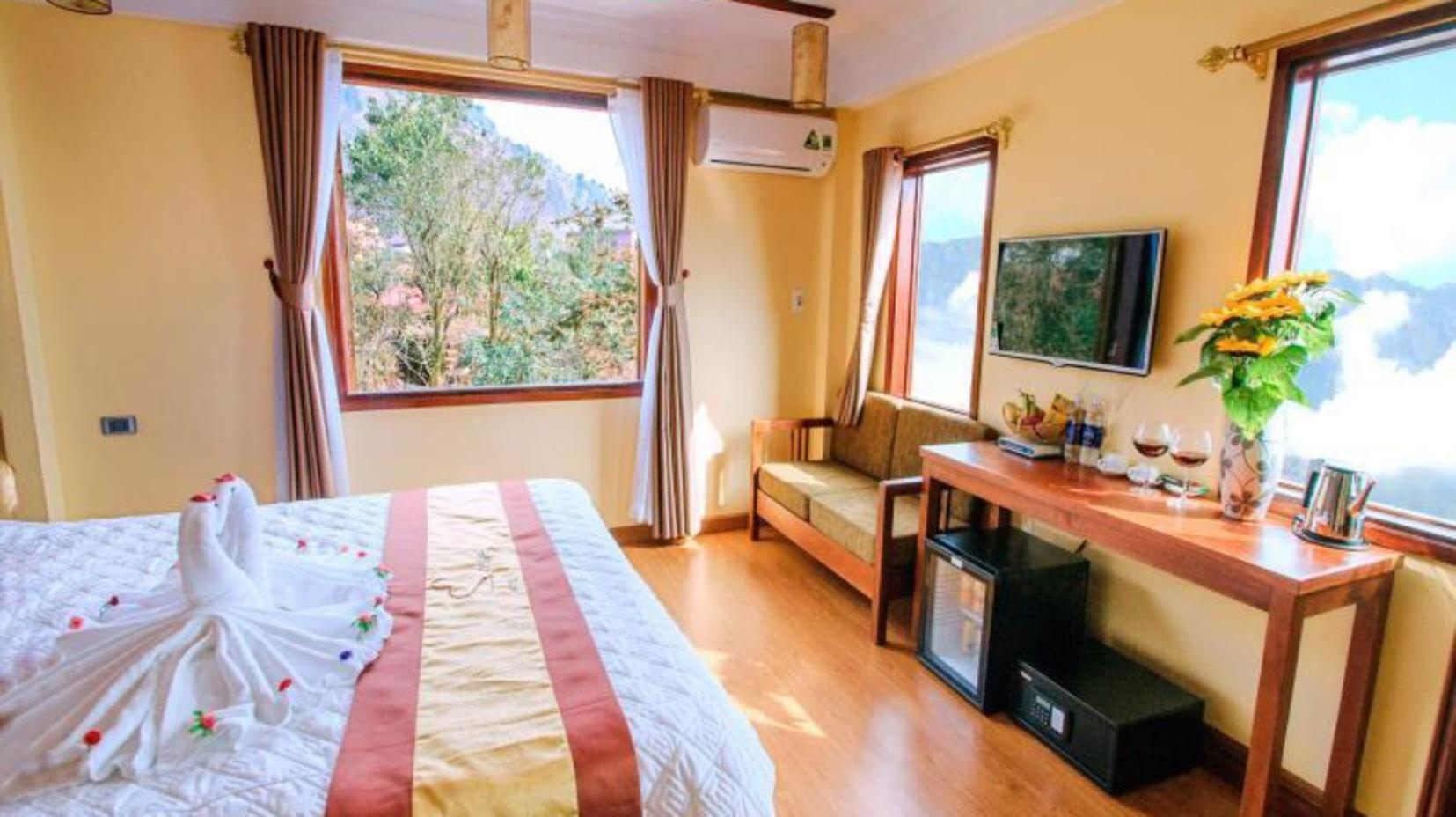 King Room with Mountain View