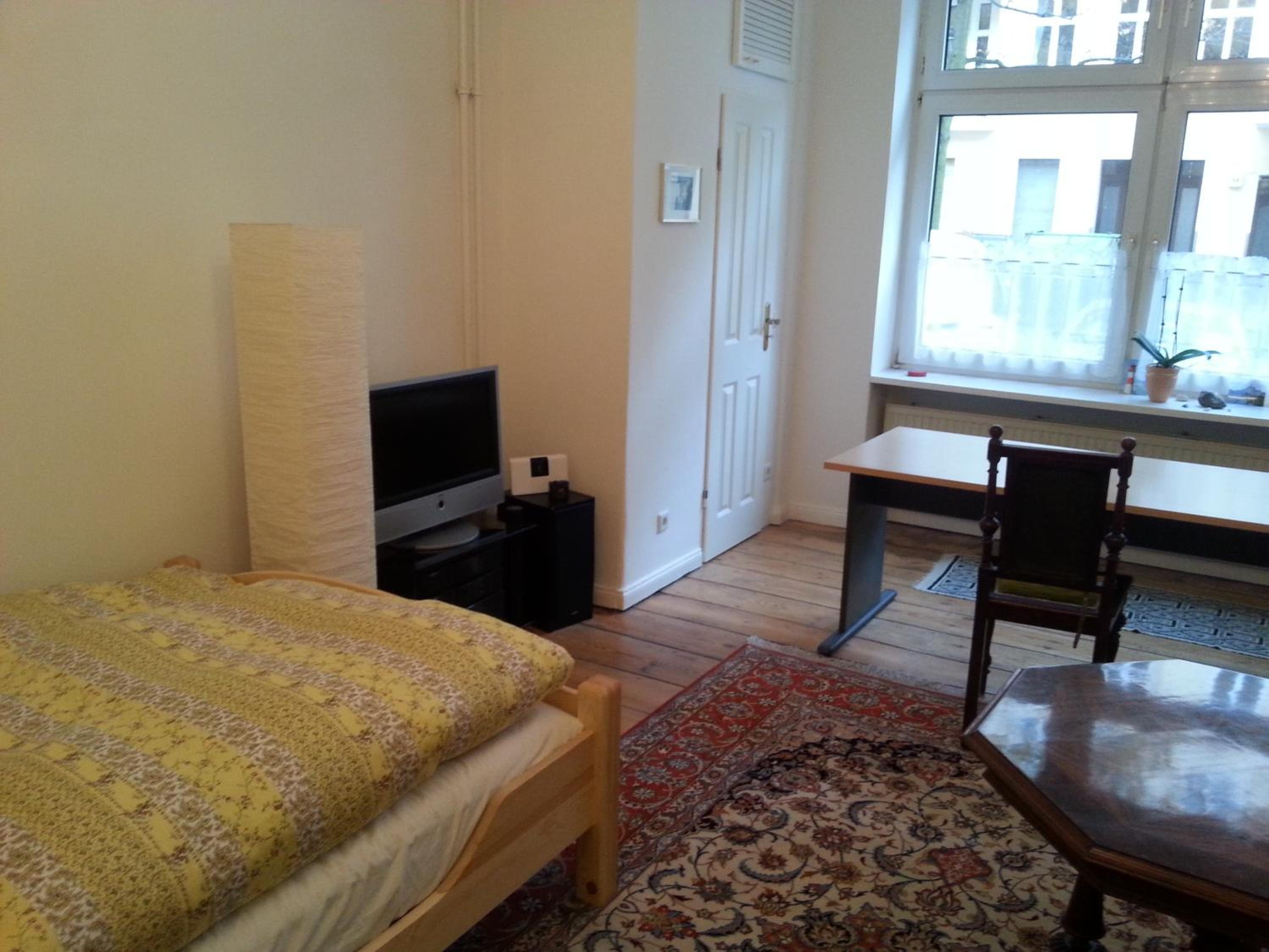 One-Bedroom Apartment photo 1