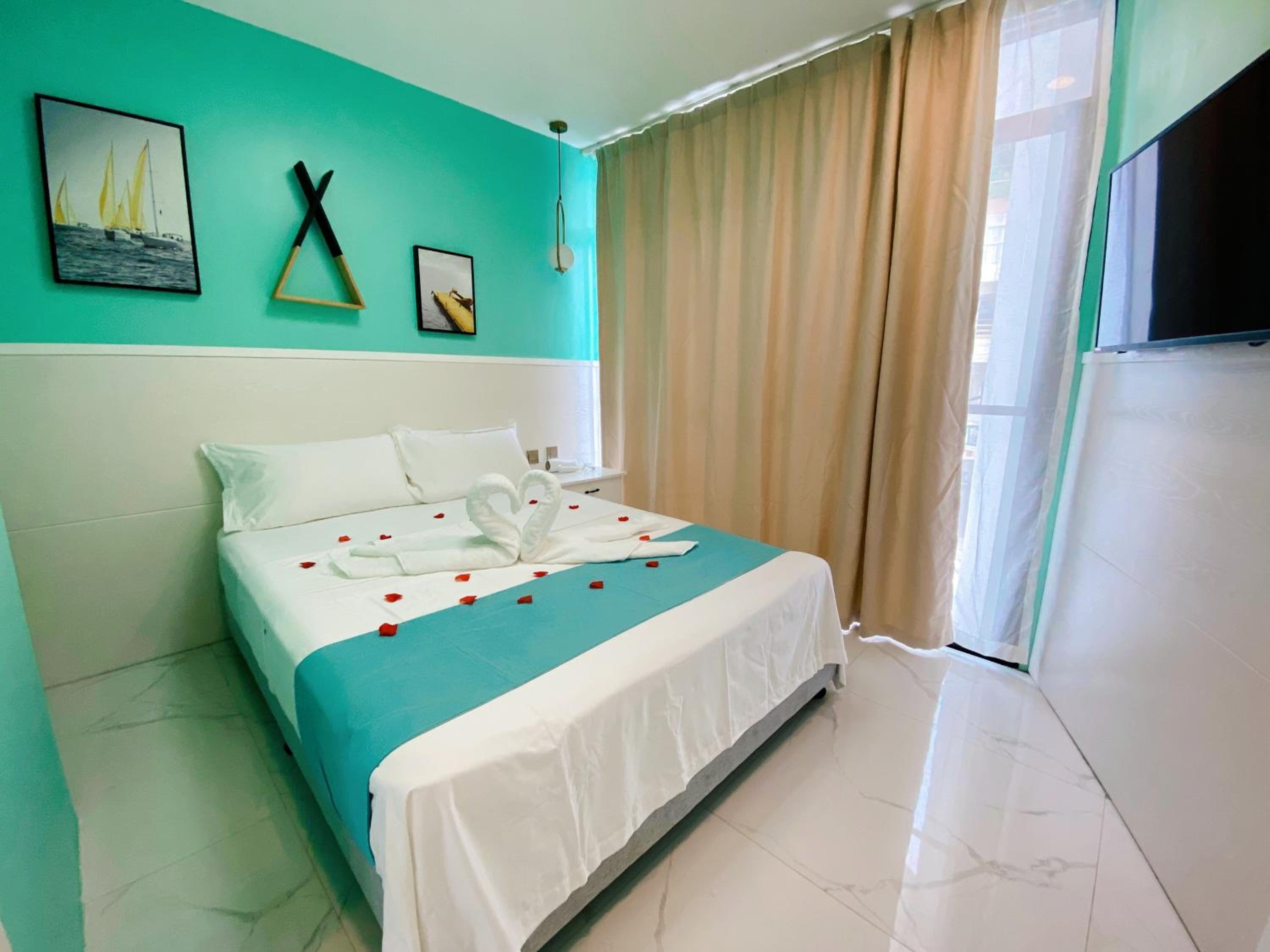 Standard Queen Room