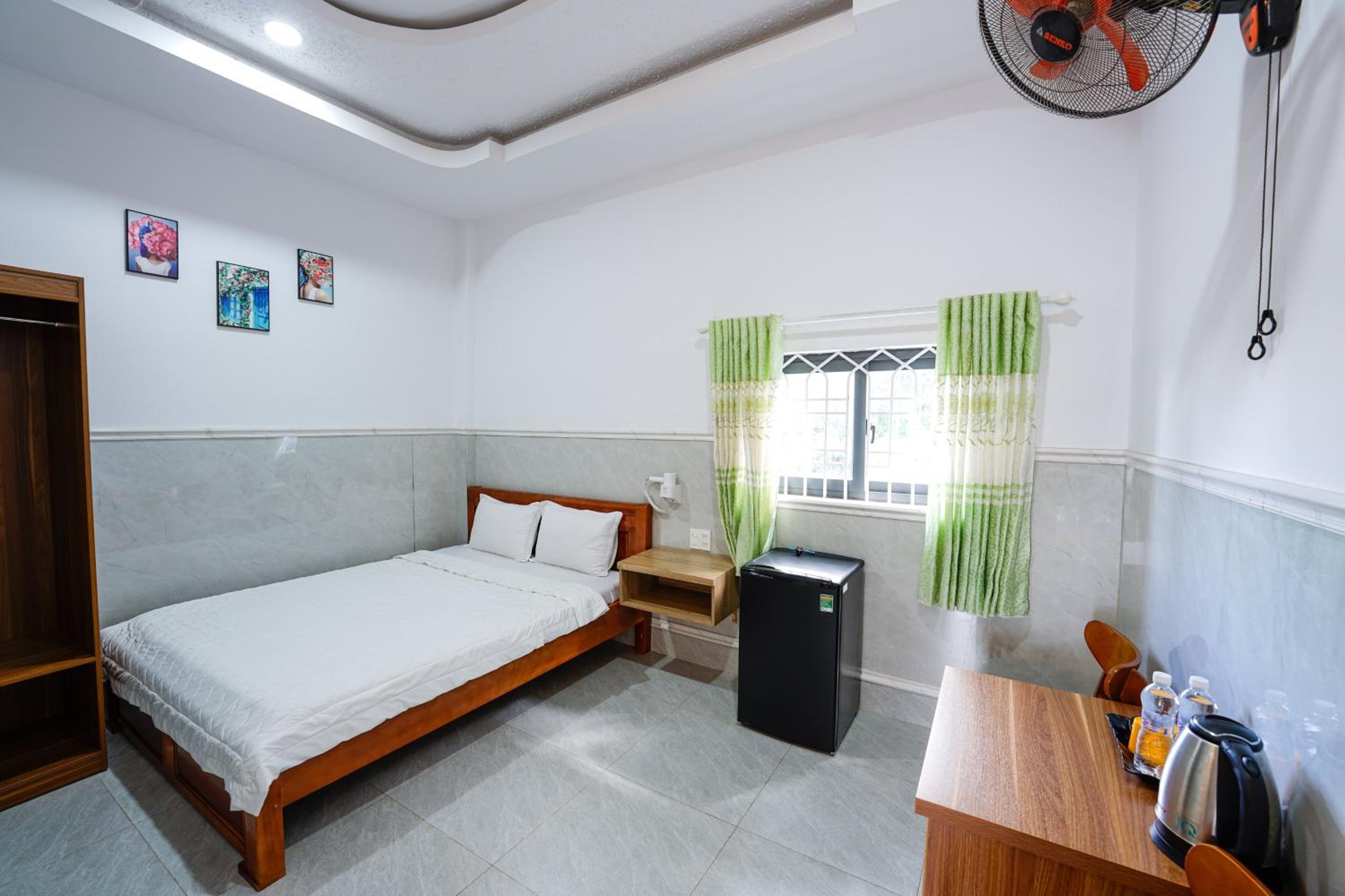 Quadruple Room with Mountain View photo 3