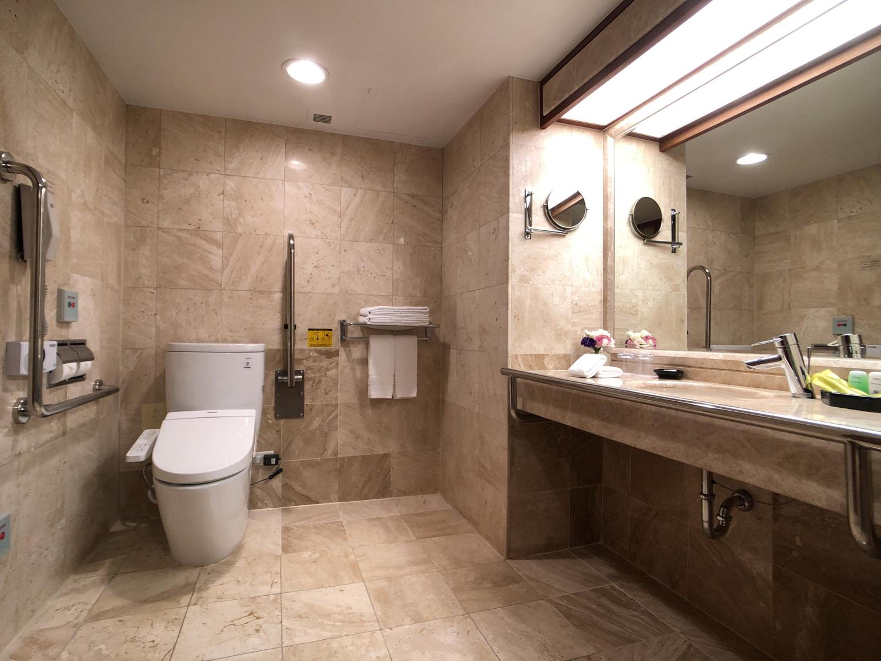 Twin Room - Disability Access - Photo 2