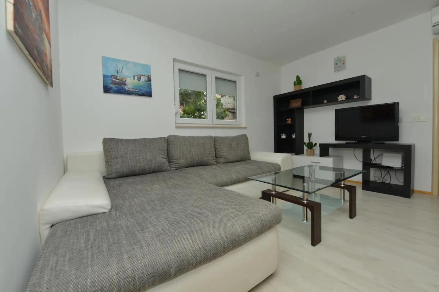 Two-Bedroom Apartment With Terrace photo 1