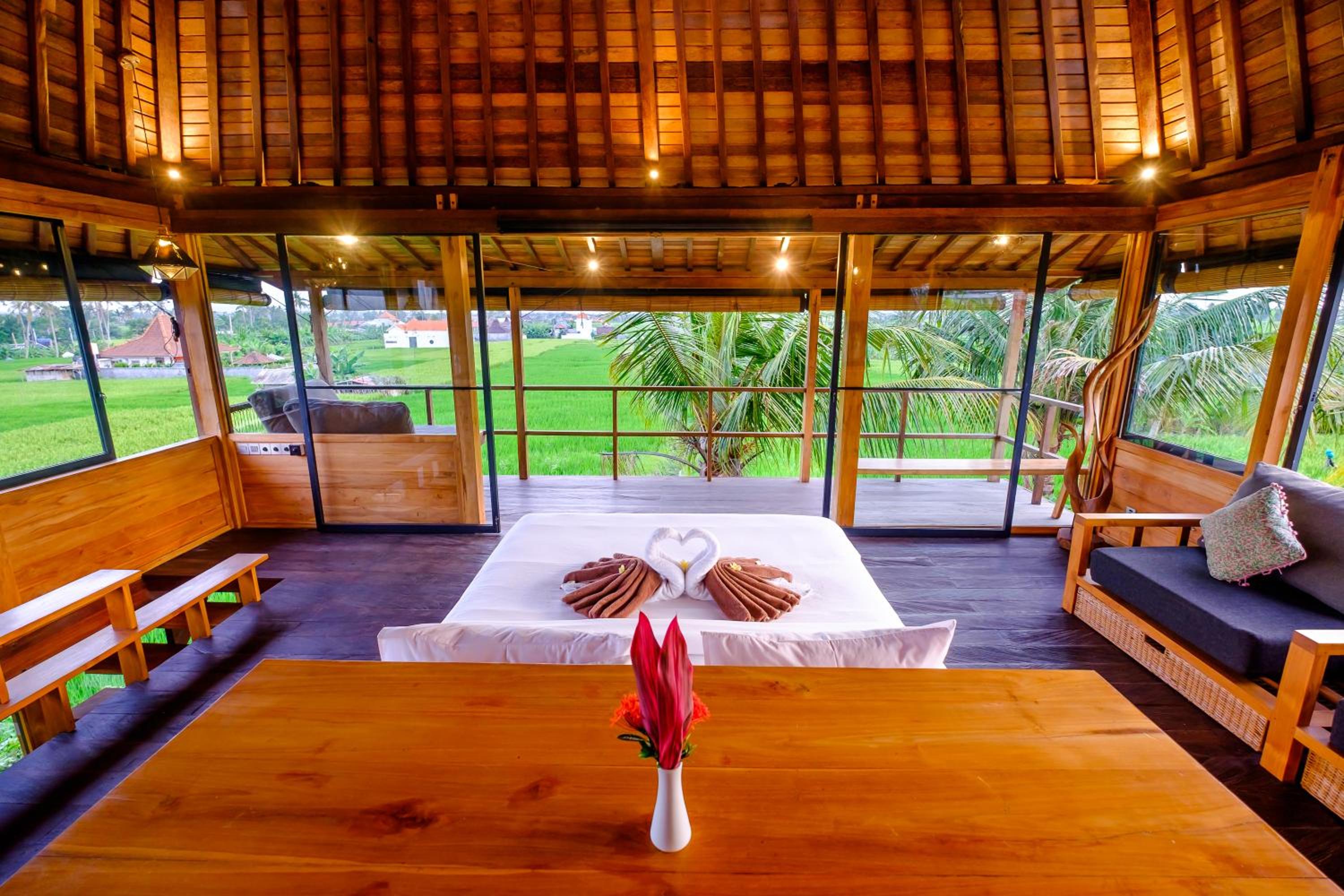 King Room with Pool View - Photo 1