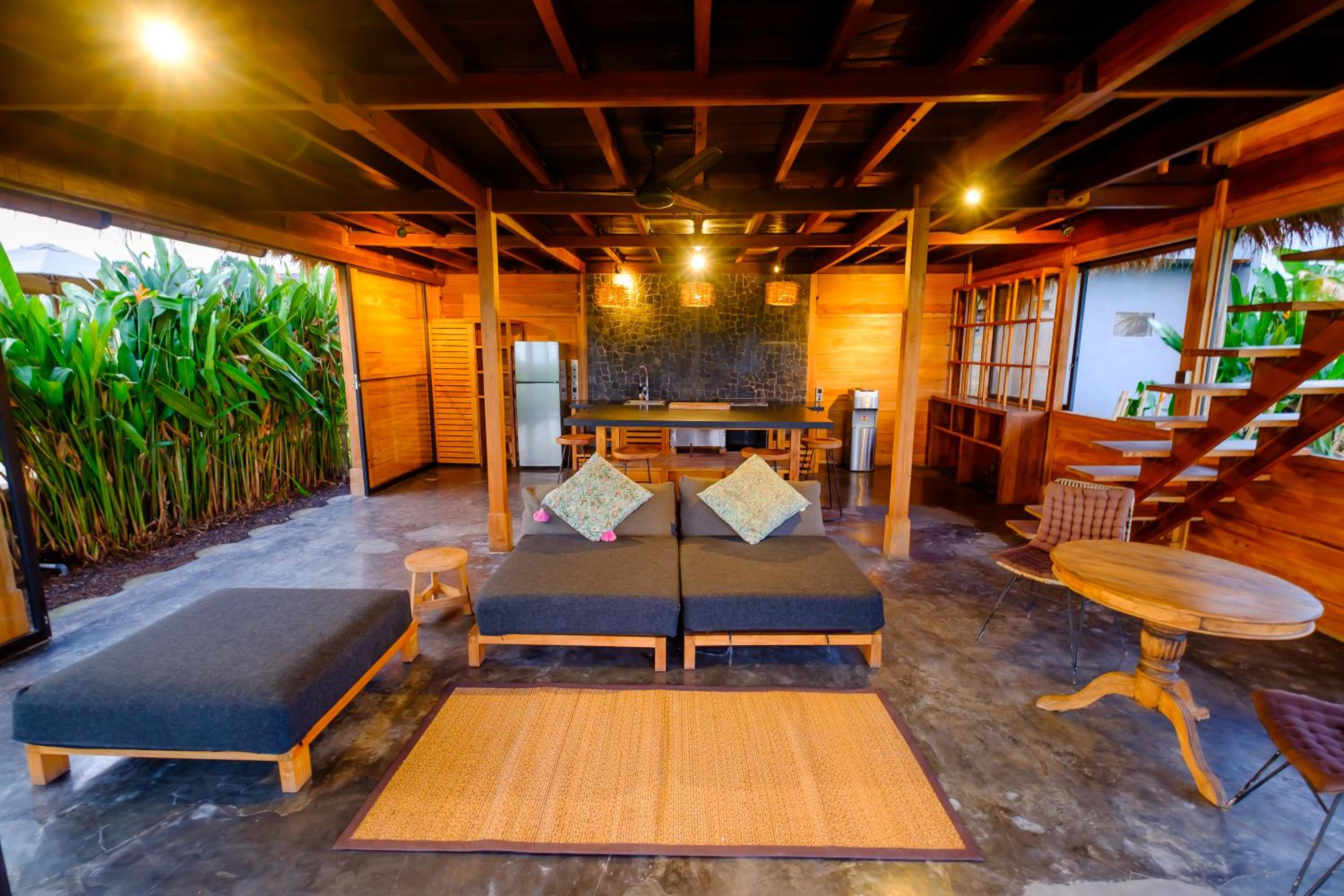 King Room with Pool View - Photo 2