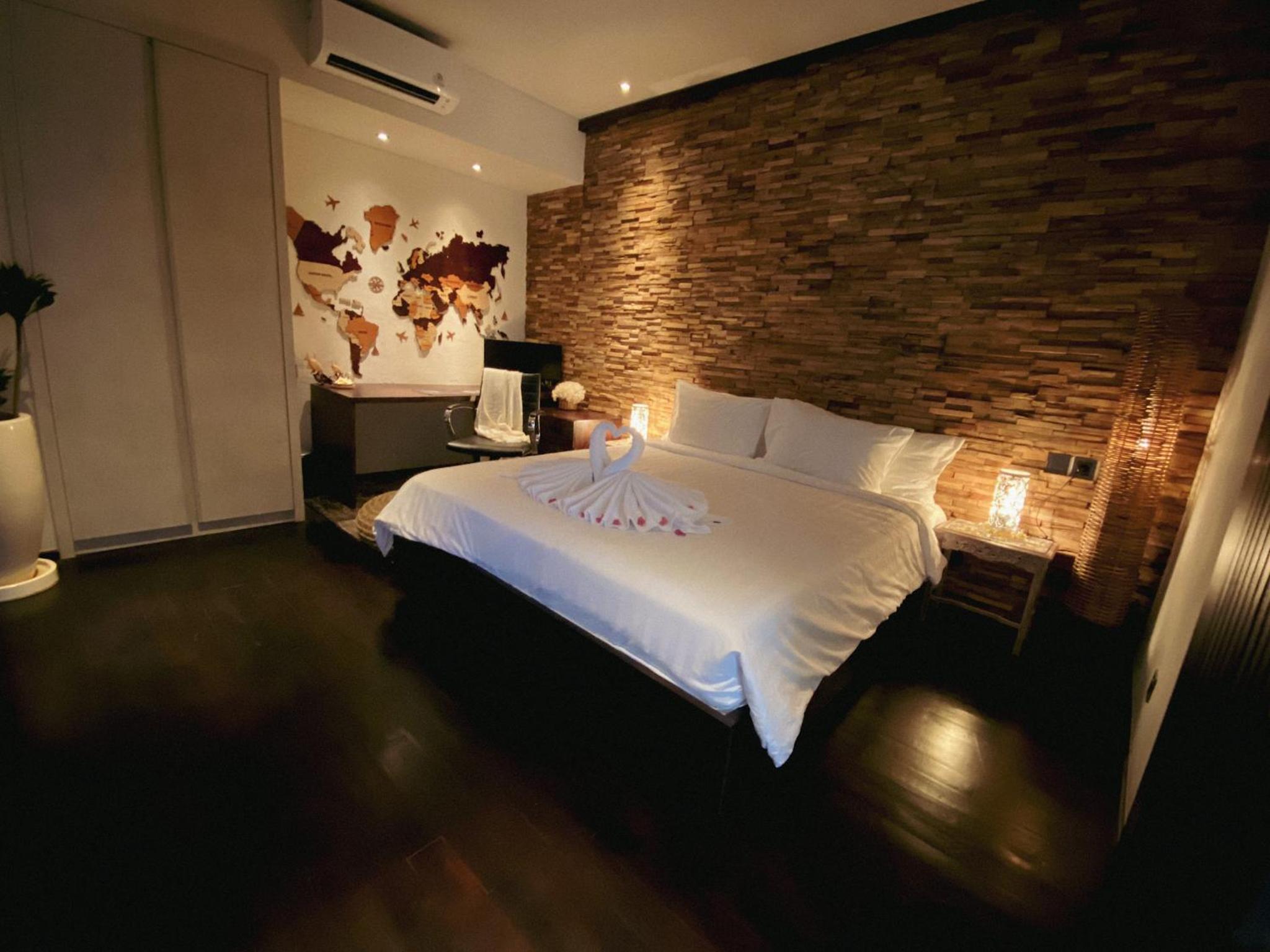 Three-Bedroom Villa - Photo 29