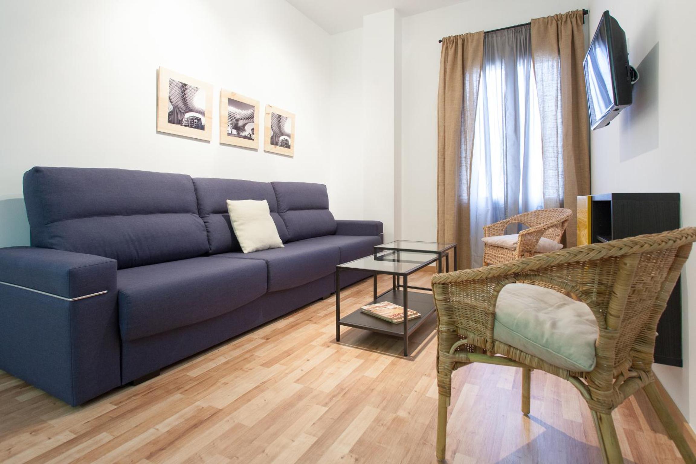 Three-Bedroom Apartment (Laraña 5.2) - Photo 2