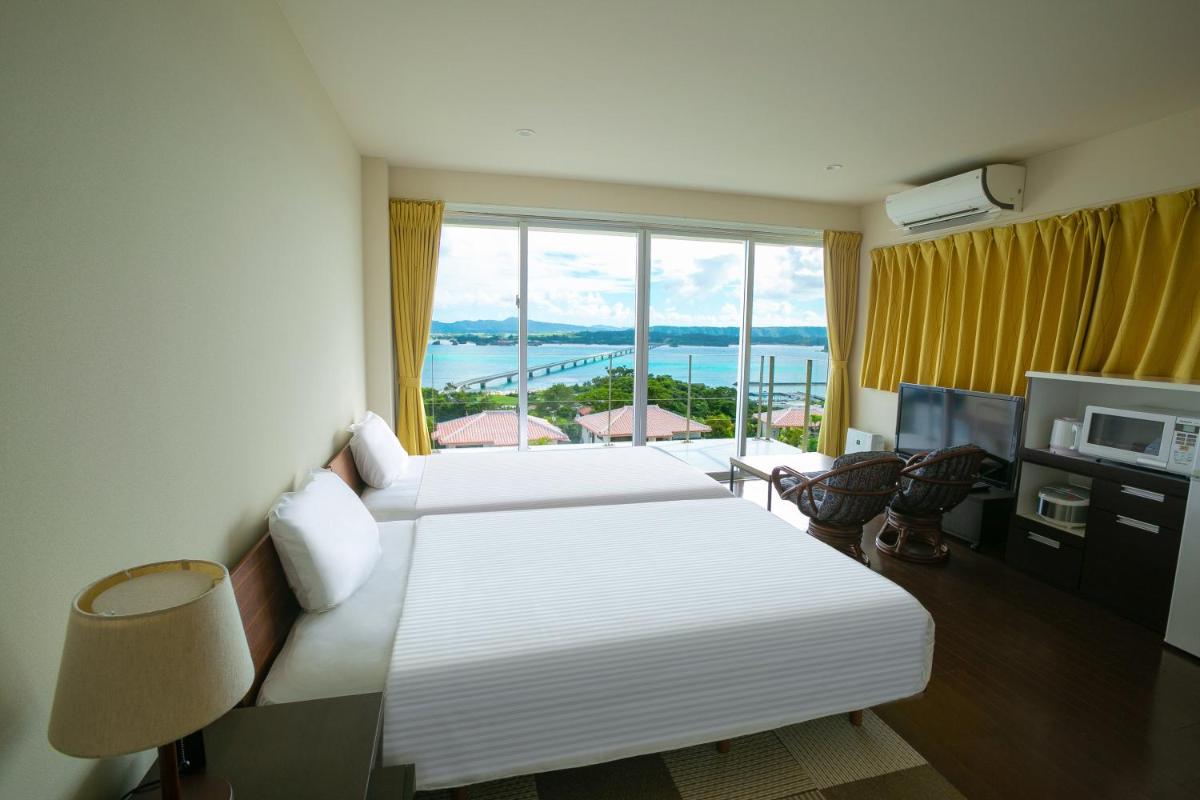 Standard Twin Room with Sea View photo 2