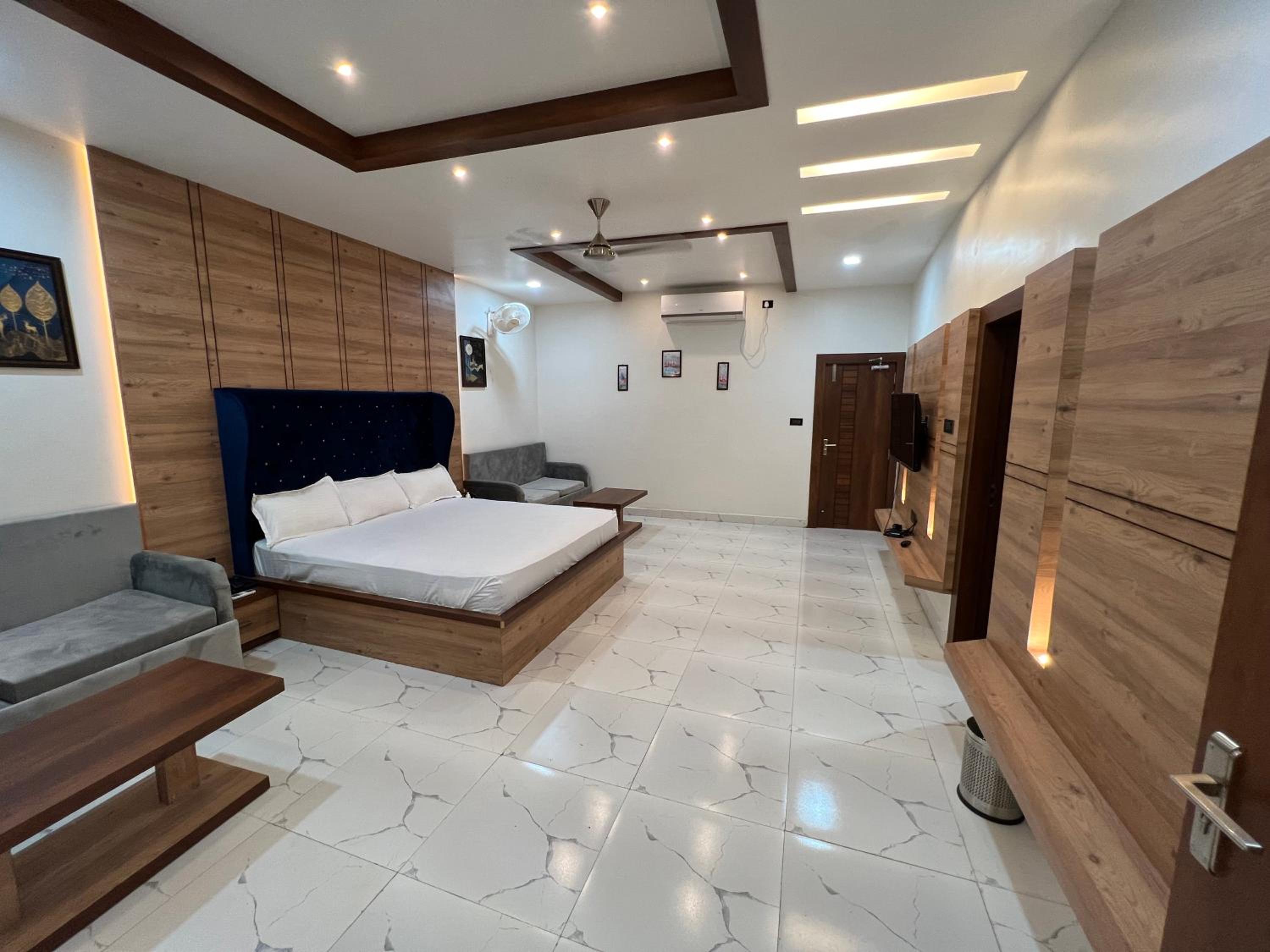 Deluxe Suite photo 2