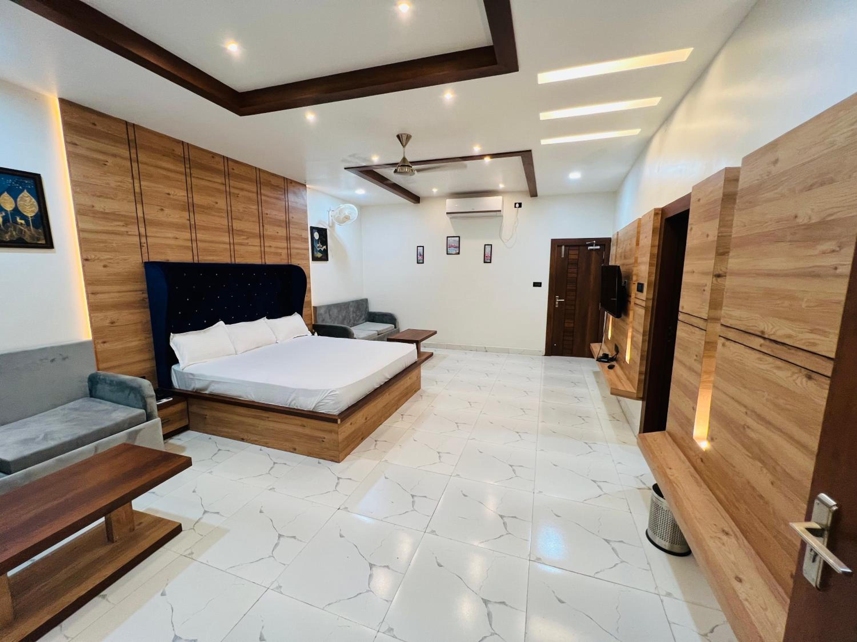 Deluxe Suite