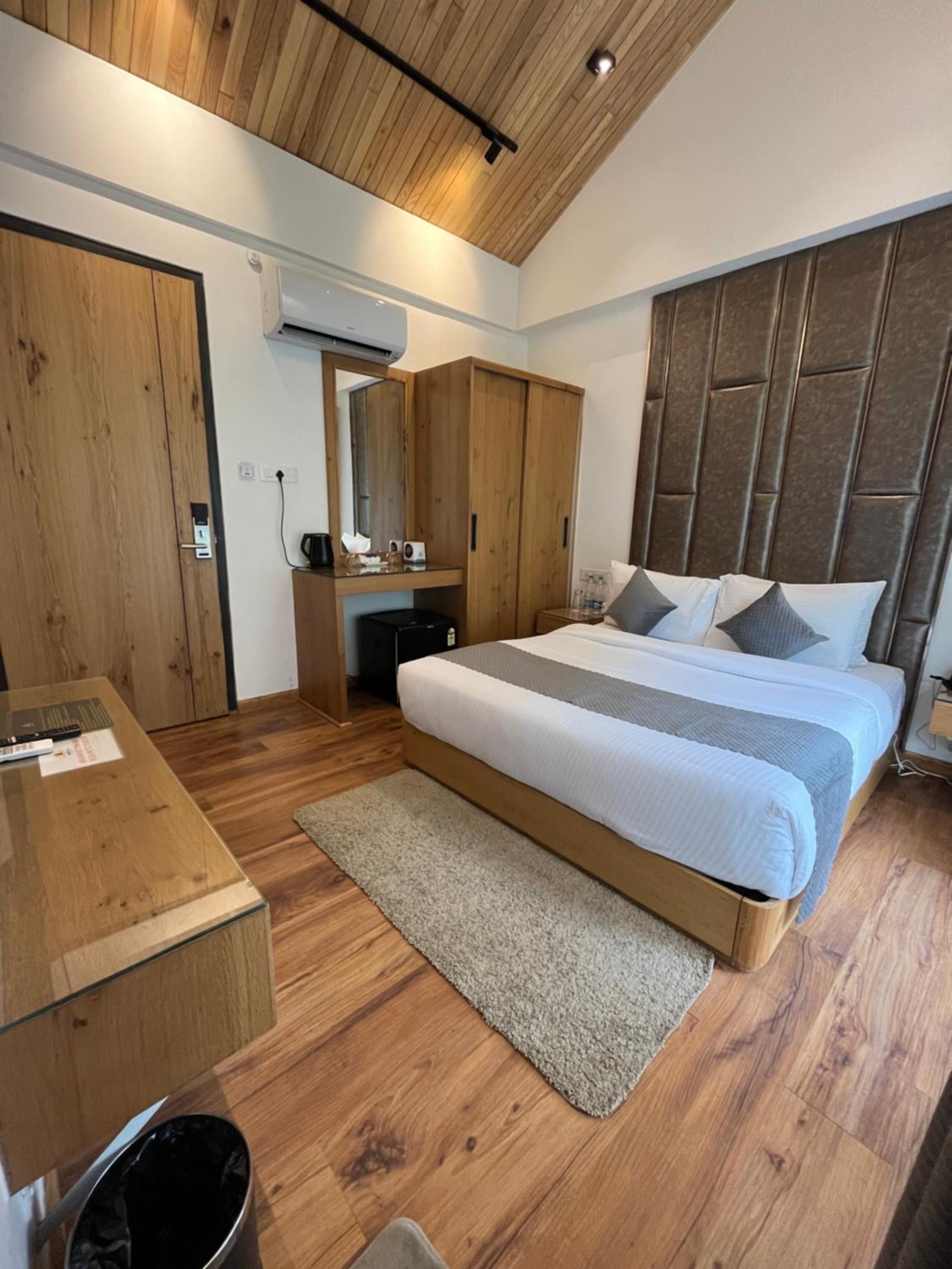 Deluxe Double Room With Balcony
