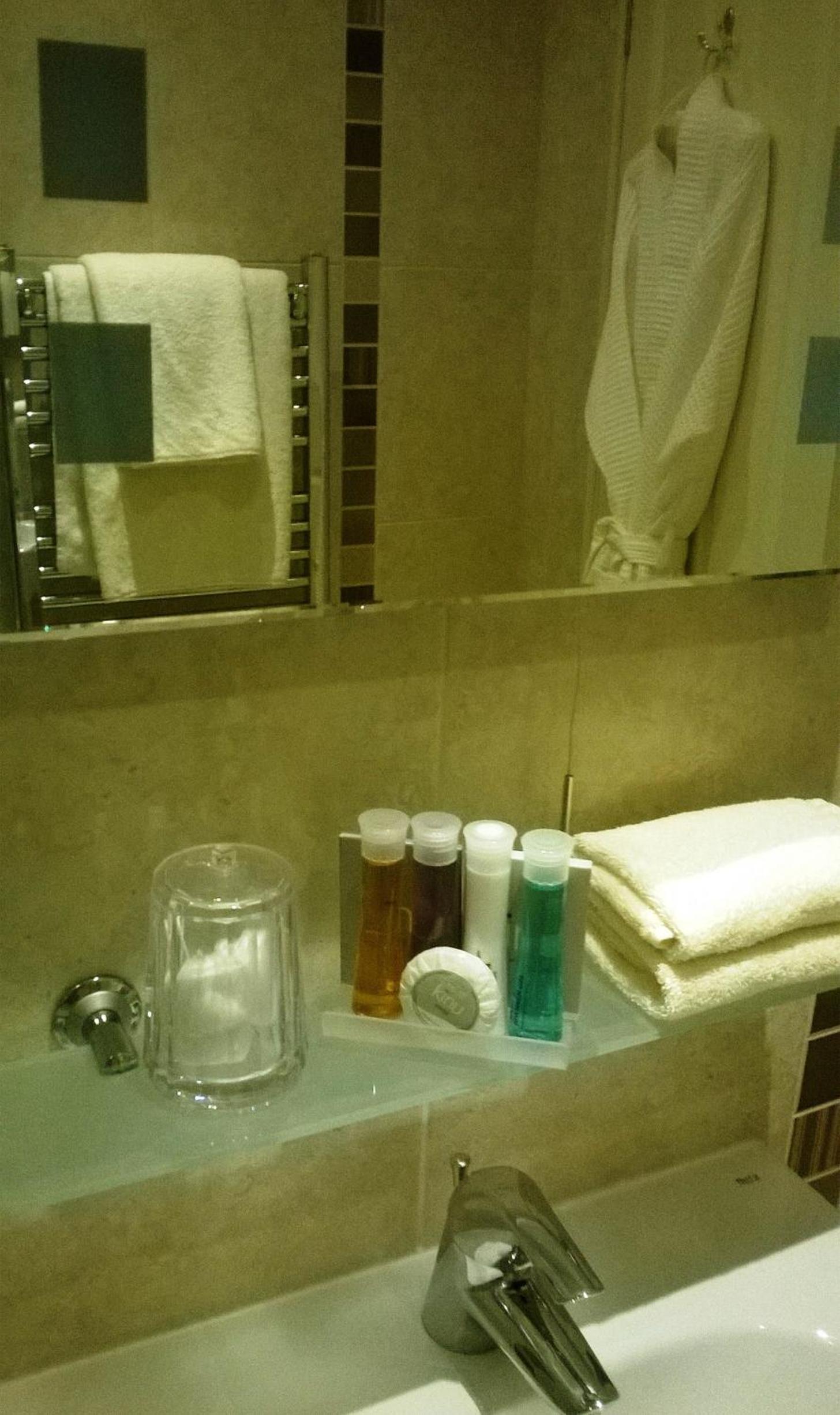 Twin Room with Private External Bathroom photo 3