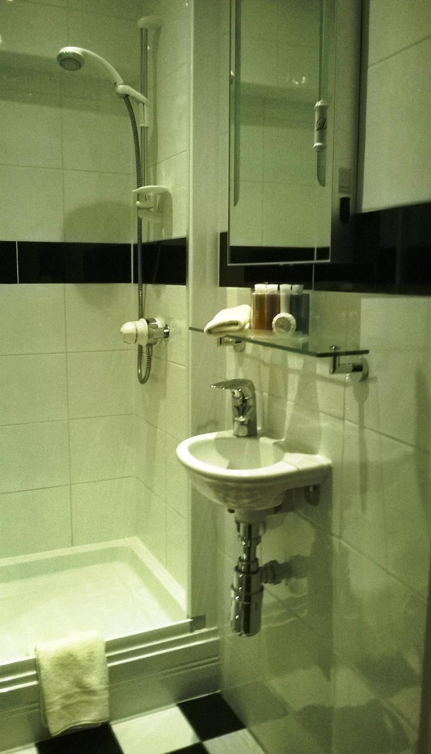 Single Room with Private External Bathroom photo 3