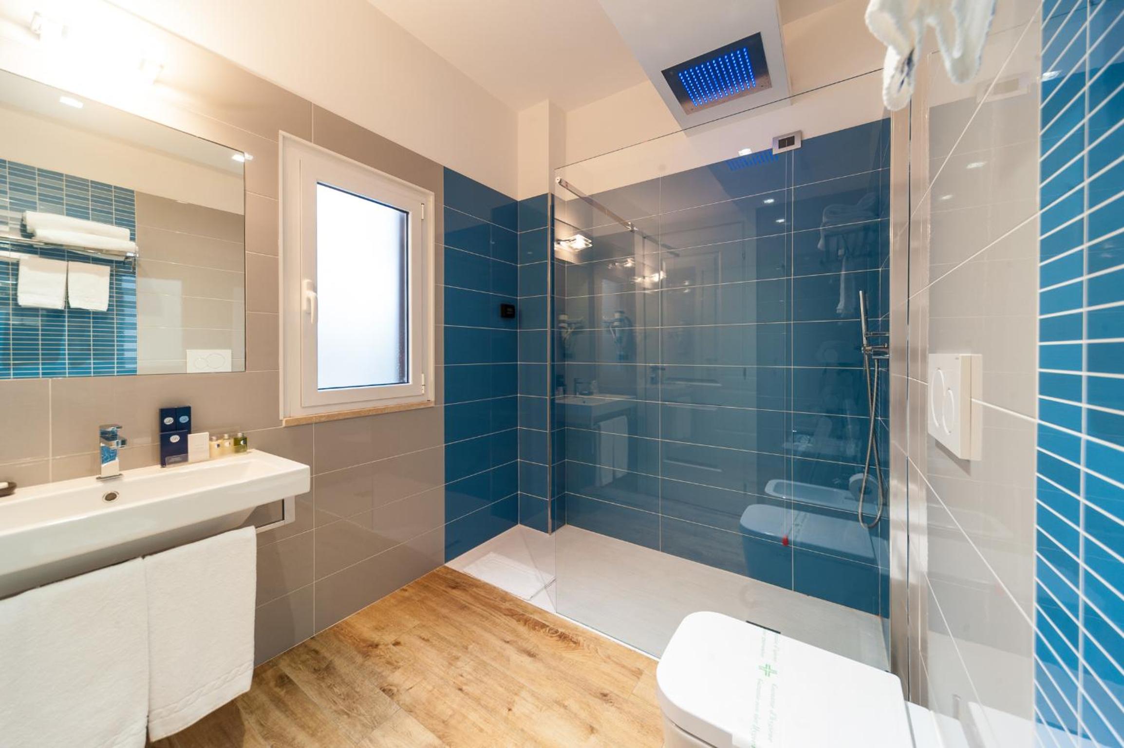 Superior Double or Twin Room photo 2