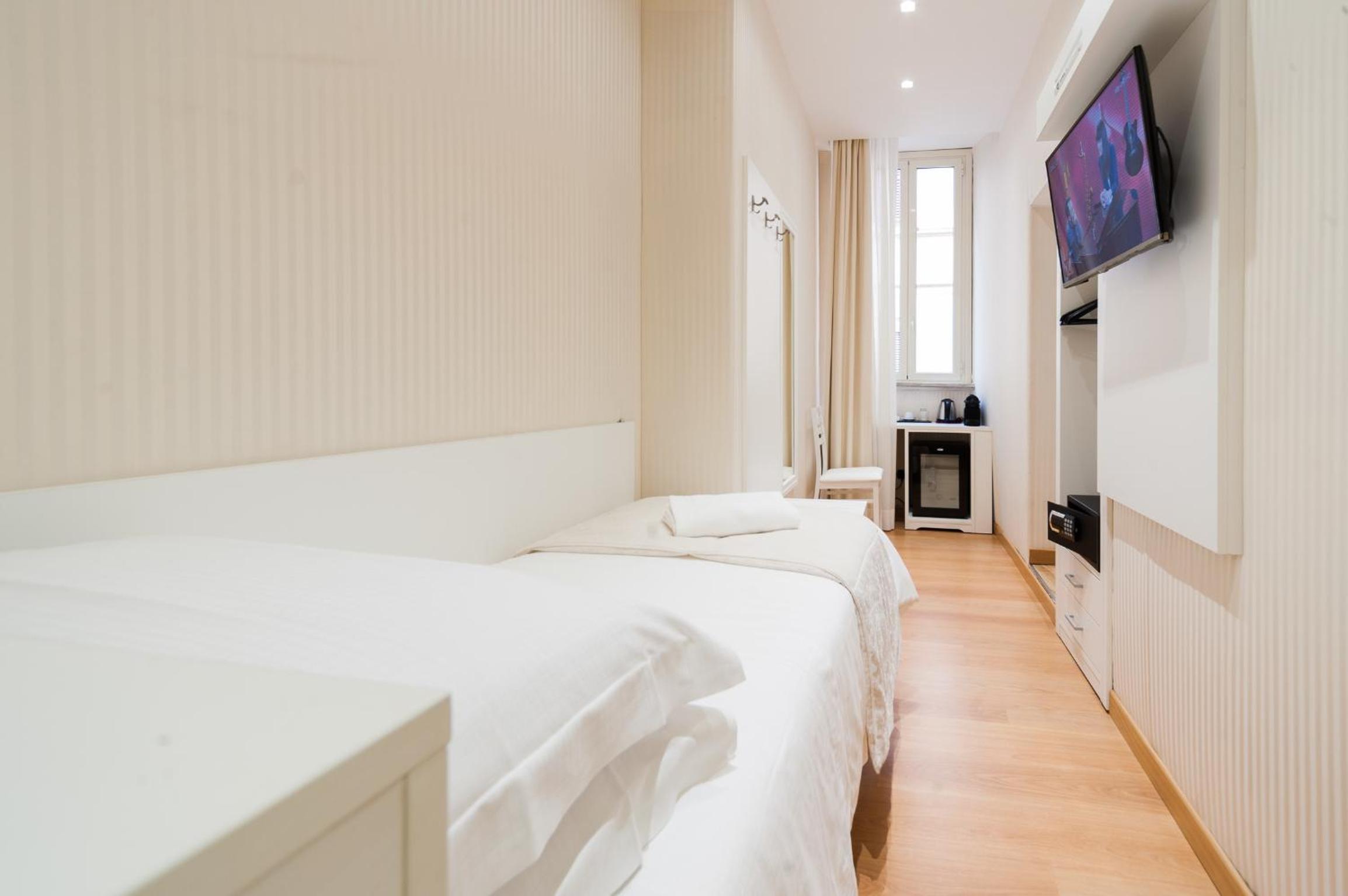 Single Room photo 3