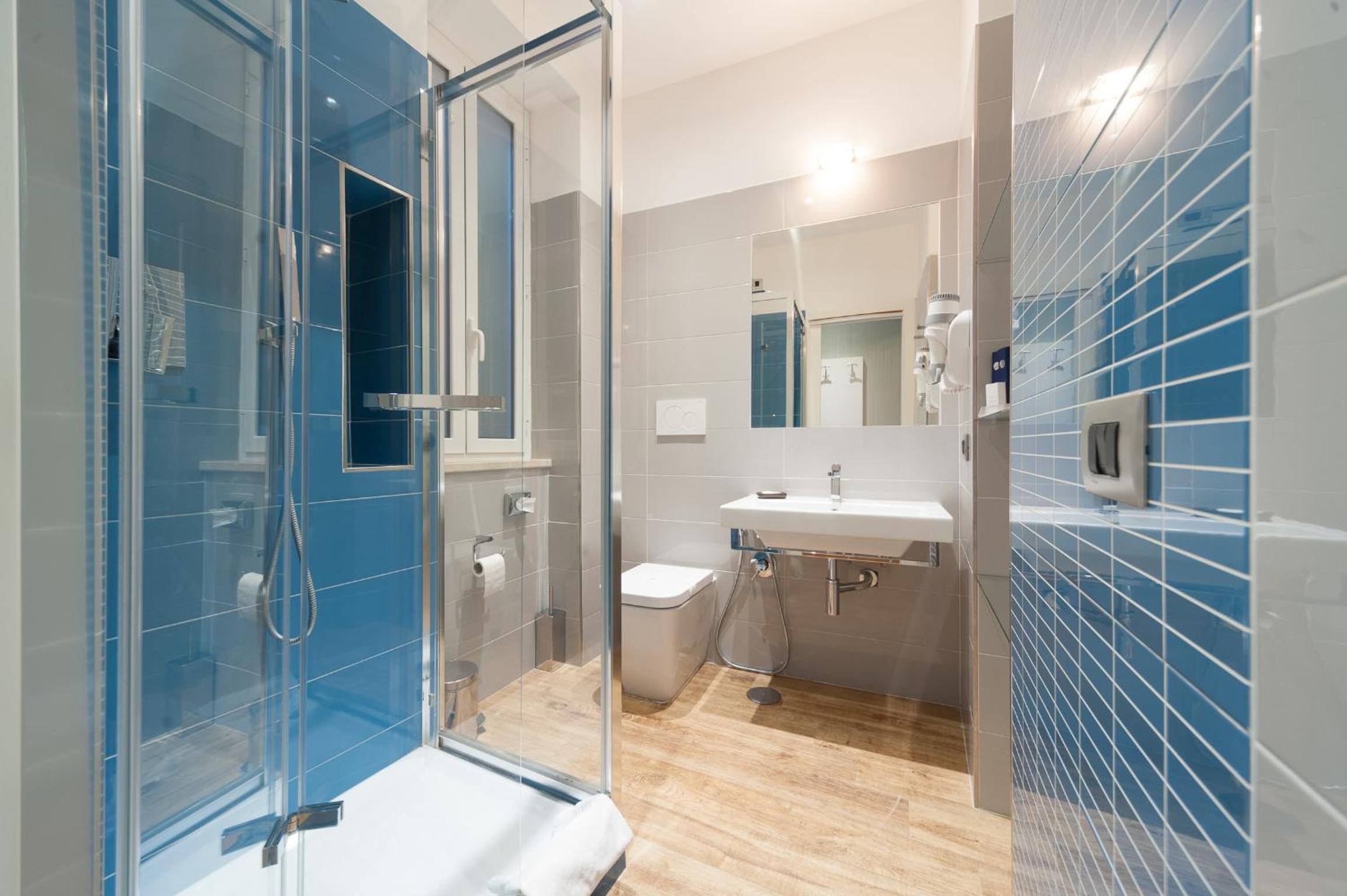 Standard Double or Twin Room photo 3
