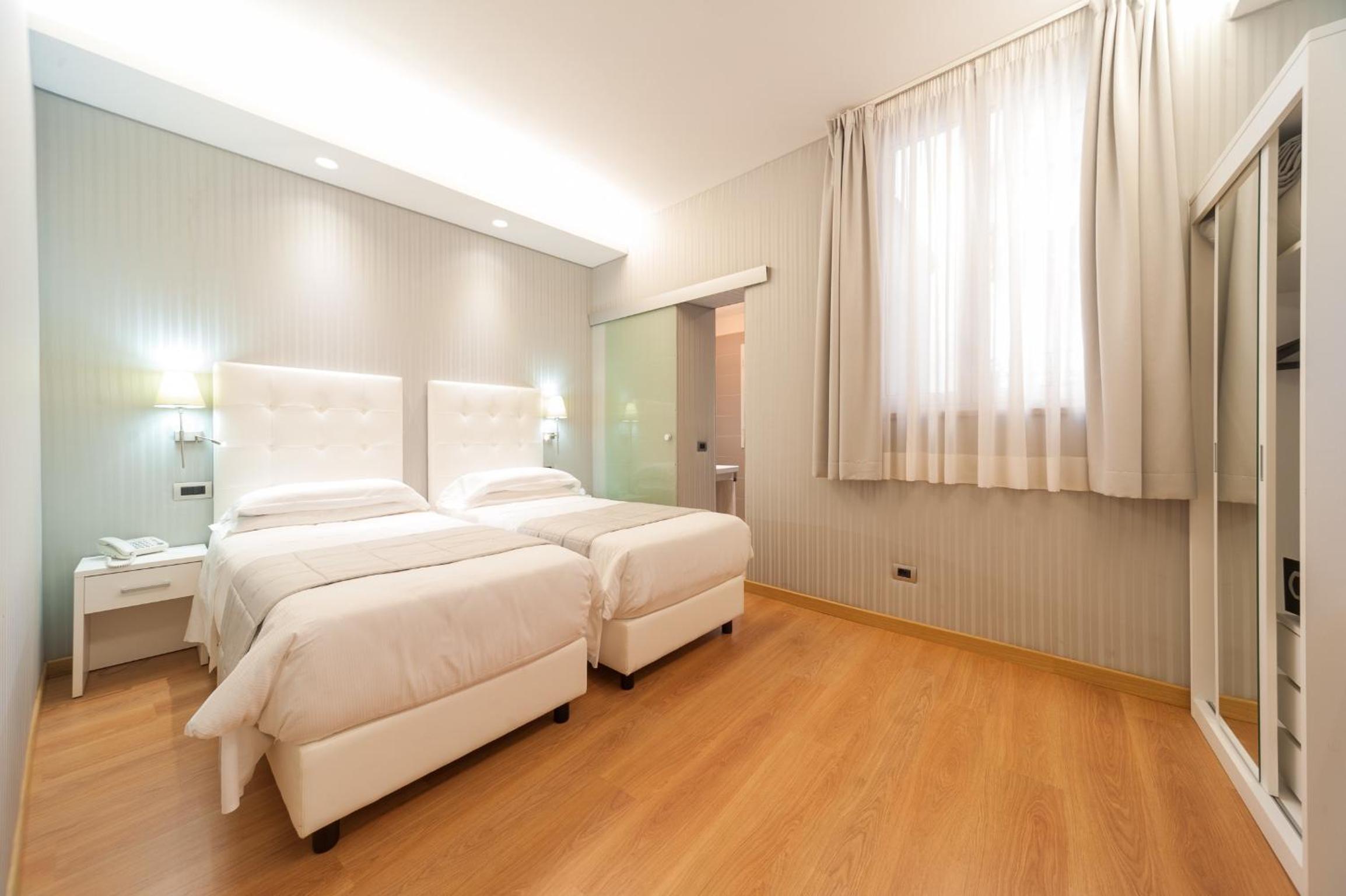 Standard Double or Twin Room photo 2