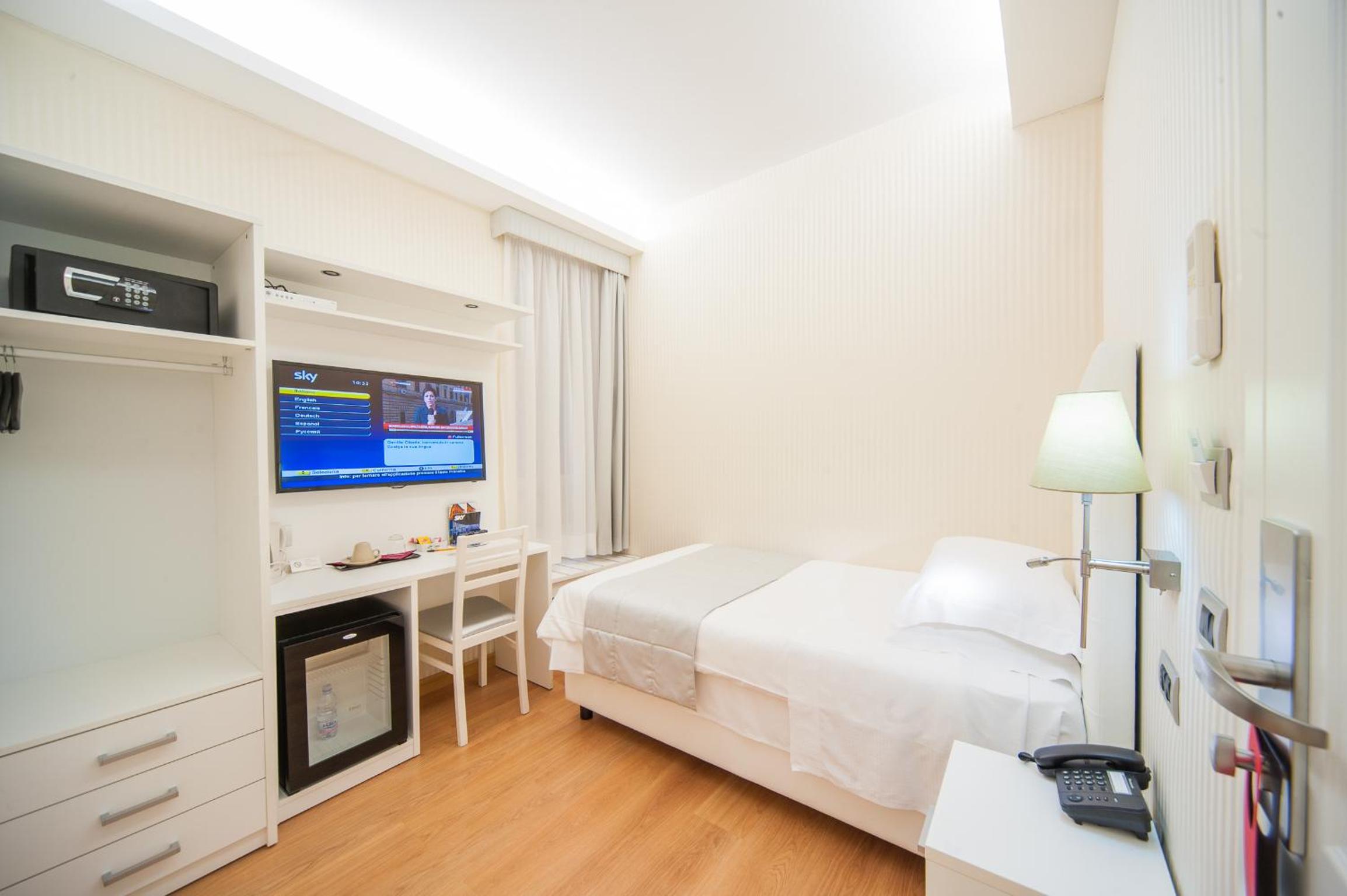 Single Room photo 2