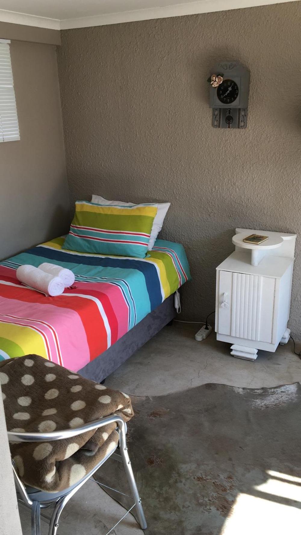Deluxe Queen Suite - Photo 15