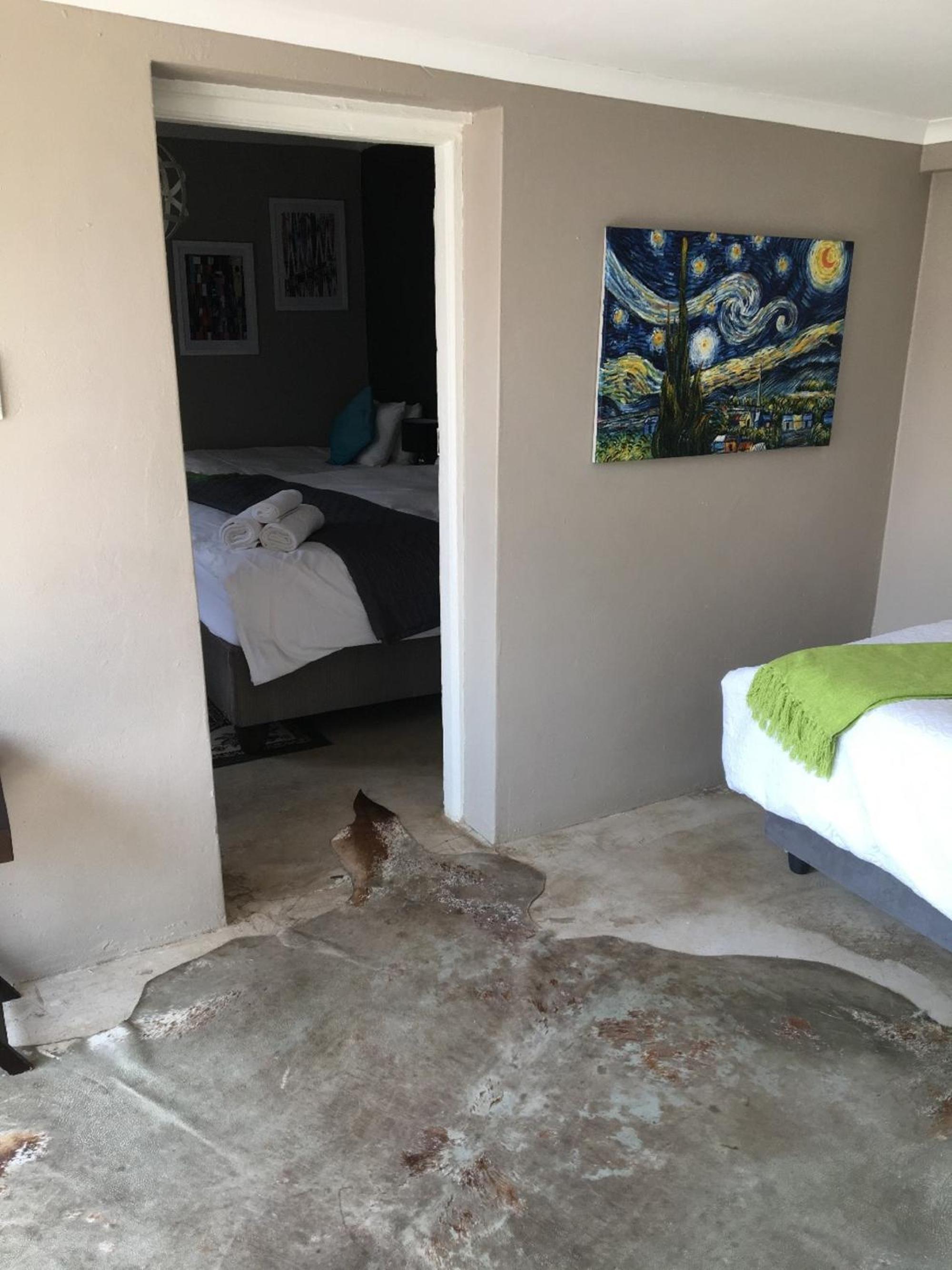 Deluxe Queen Suite - Photo 1