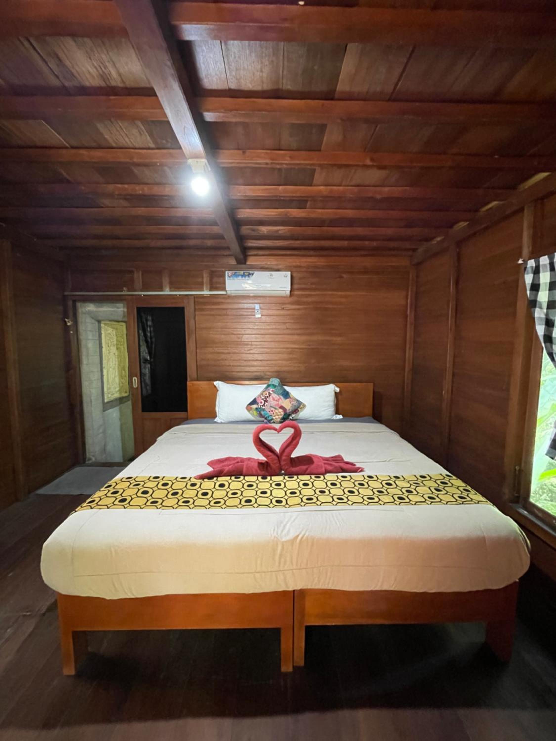 Deluxe Bungalow with Garden View - Photo 12
